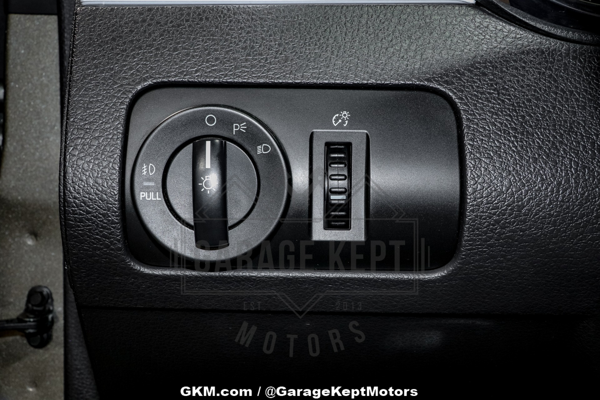 2005 Ford Mustang 108