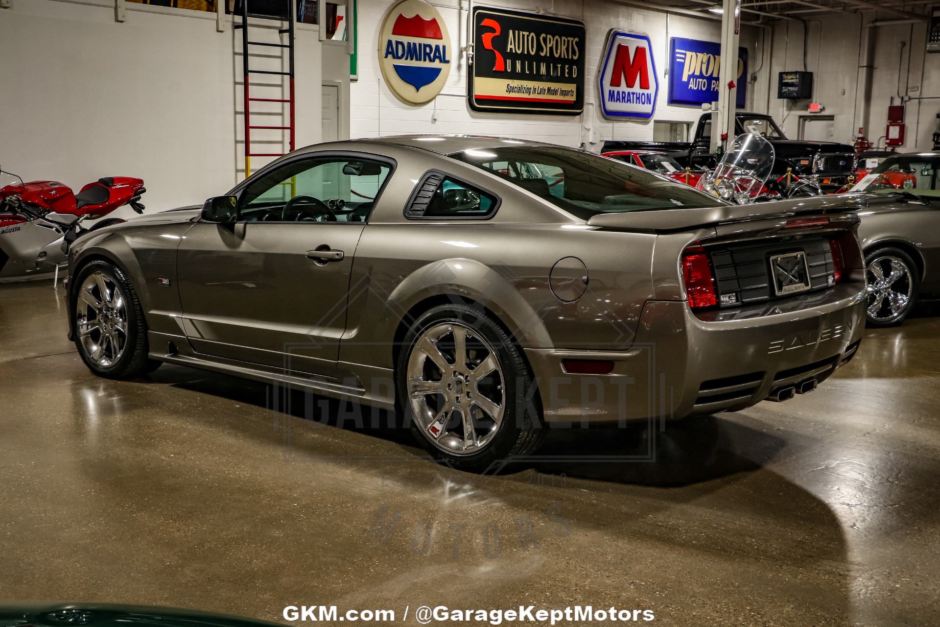 2005 Ford Mustang 11