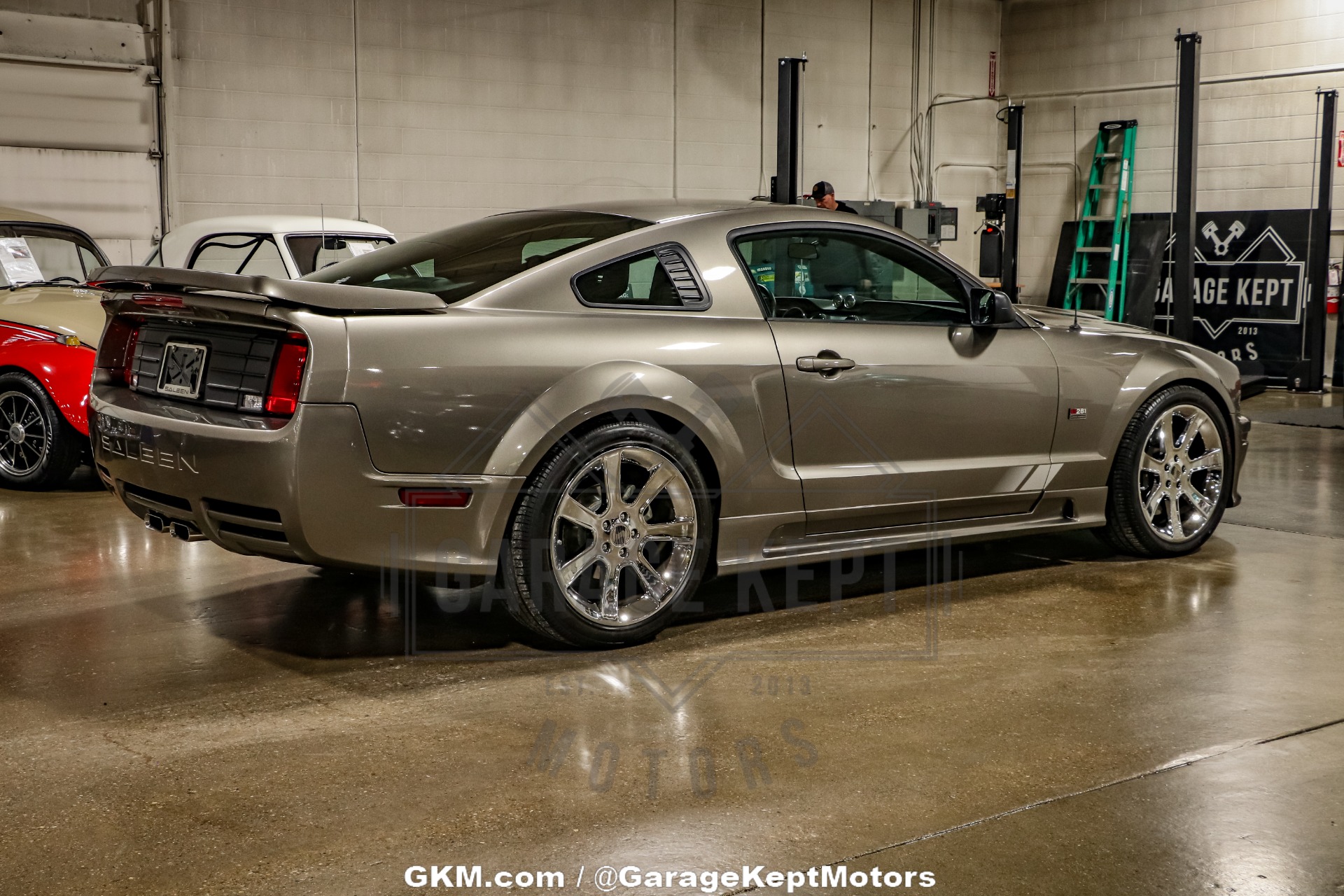 2005 Ford Mustang 14