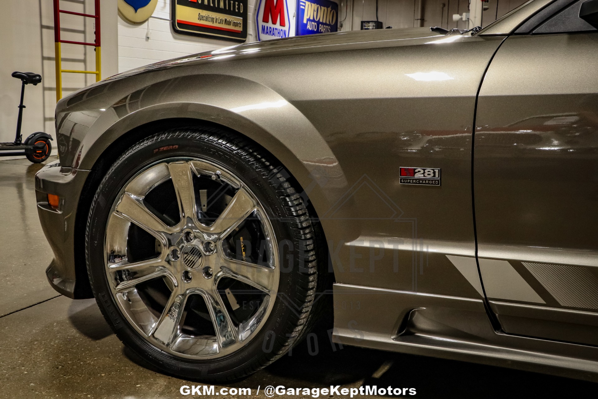 2005 Ford Mustang 39