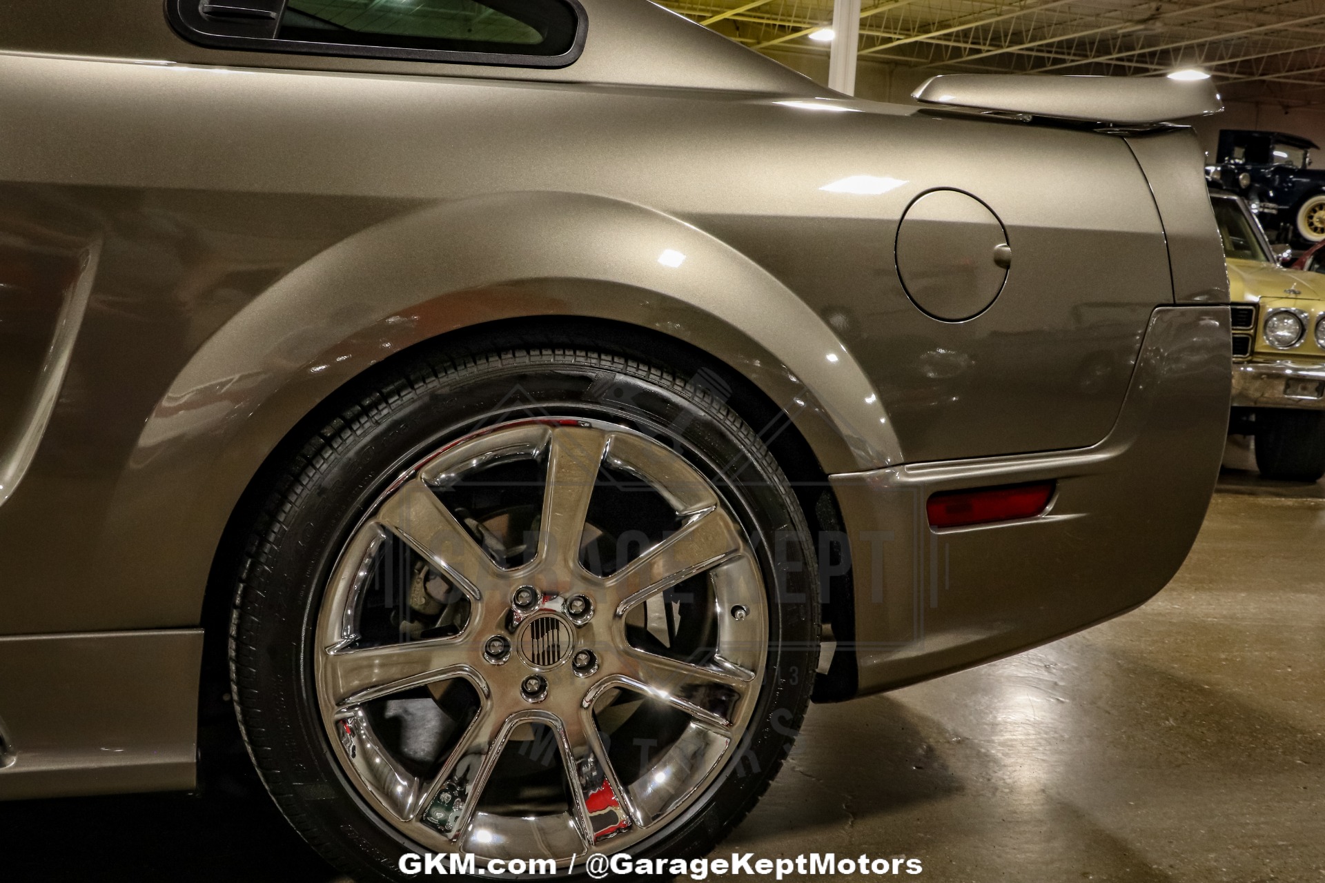 2005 Ford Mustang 42