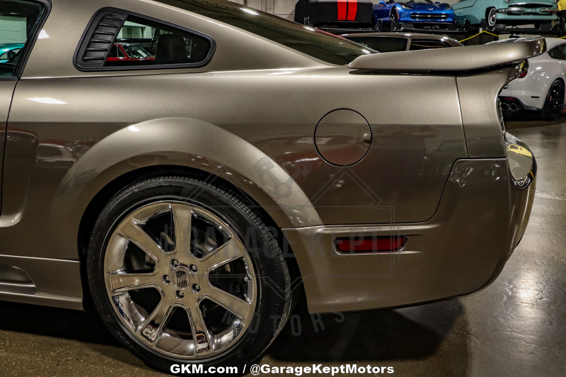 2005 Ford Mustang 43