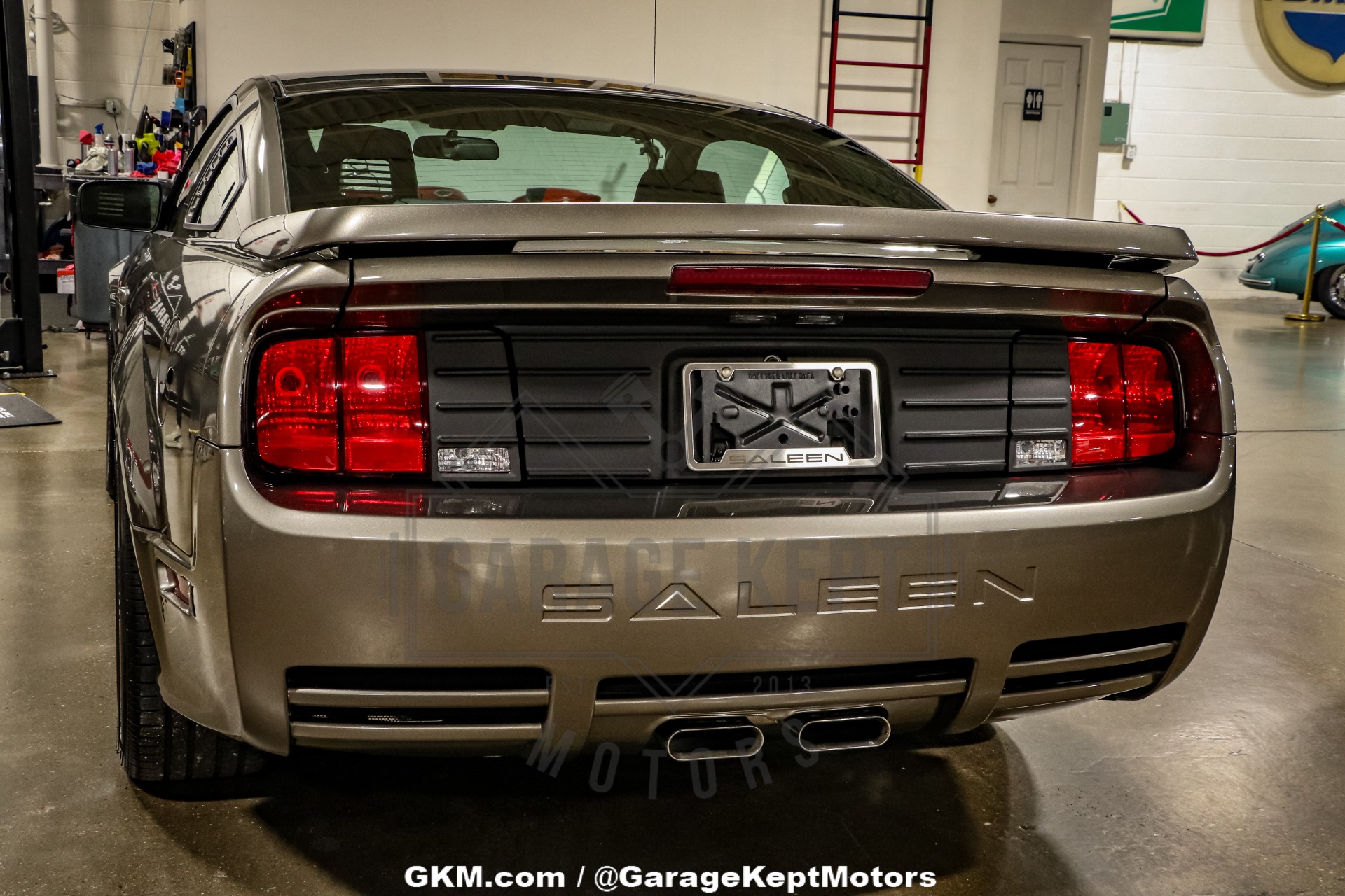 2005 Ford Mustang 48