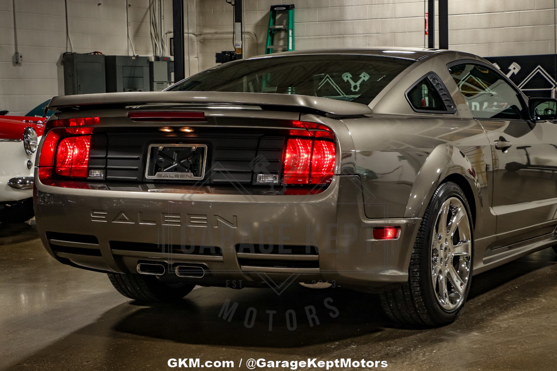 2005 Ford Mustang 52