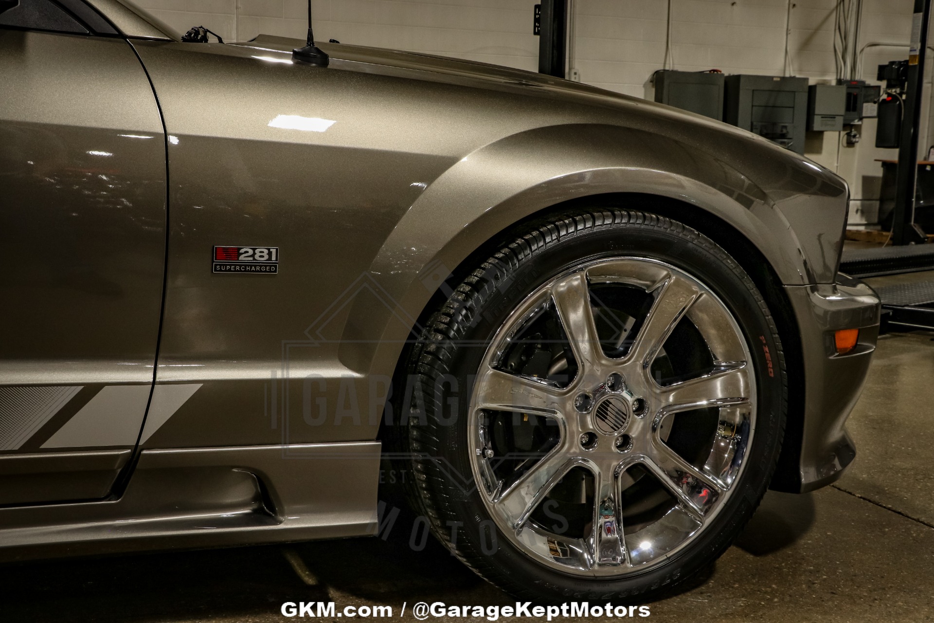 2005 Ford Mustang 61