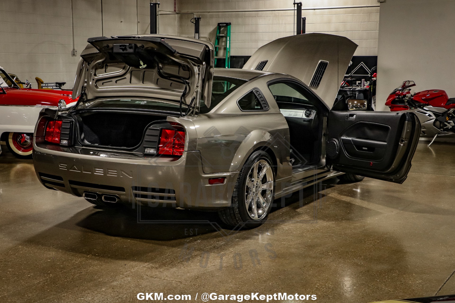 2005 Ford Mustang 68