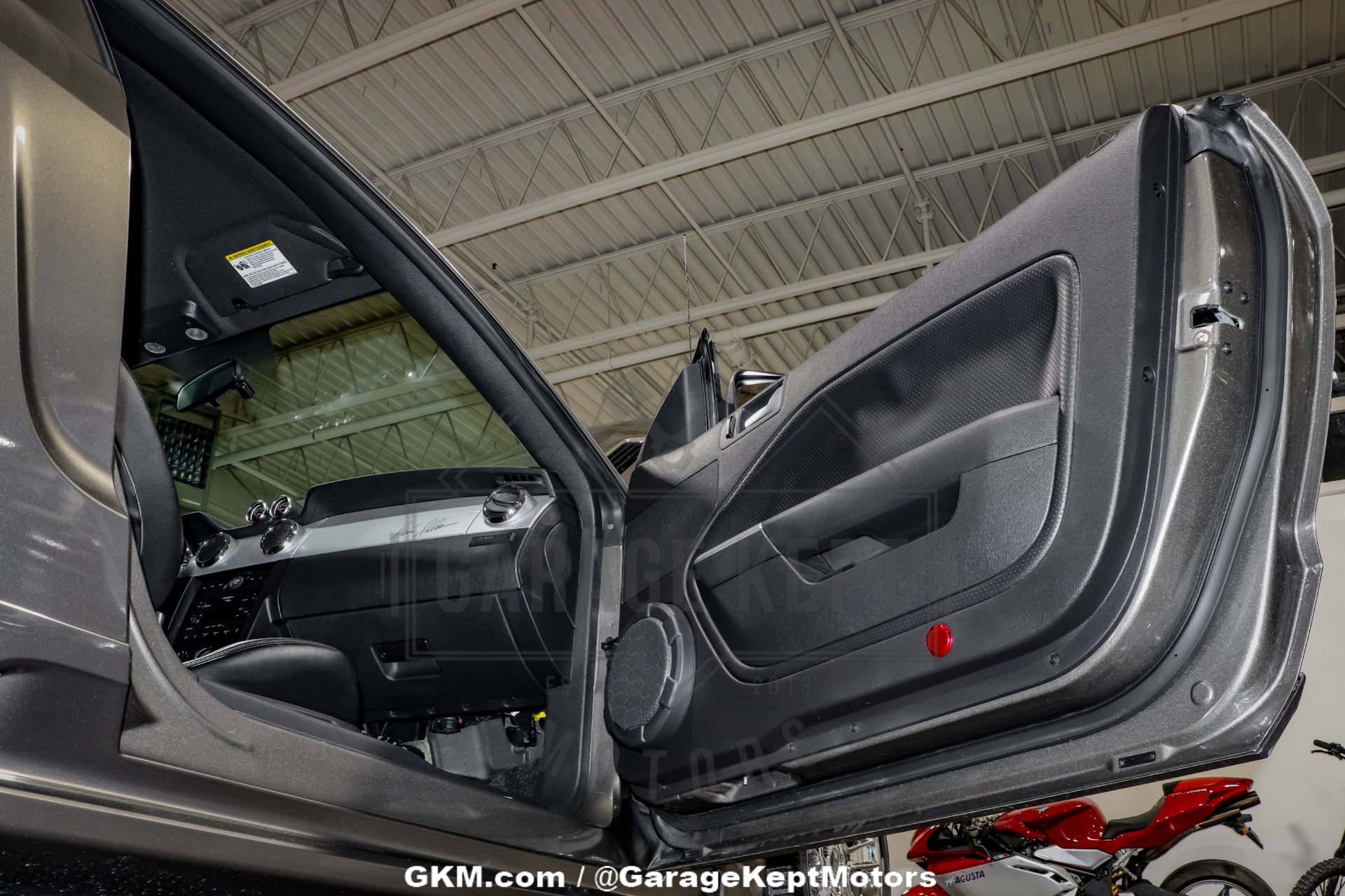 2005 Ford Mustang 71