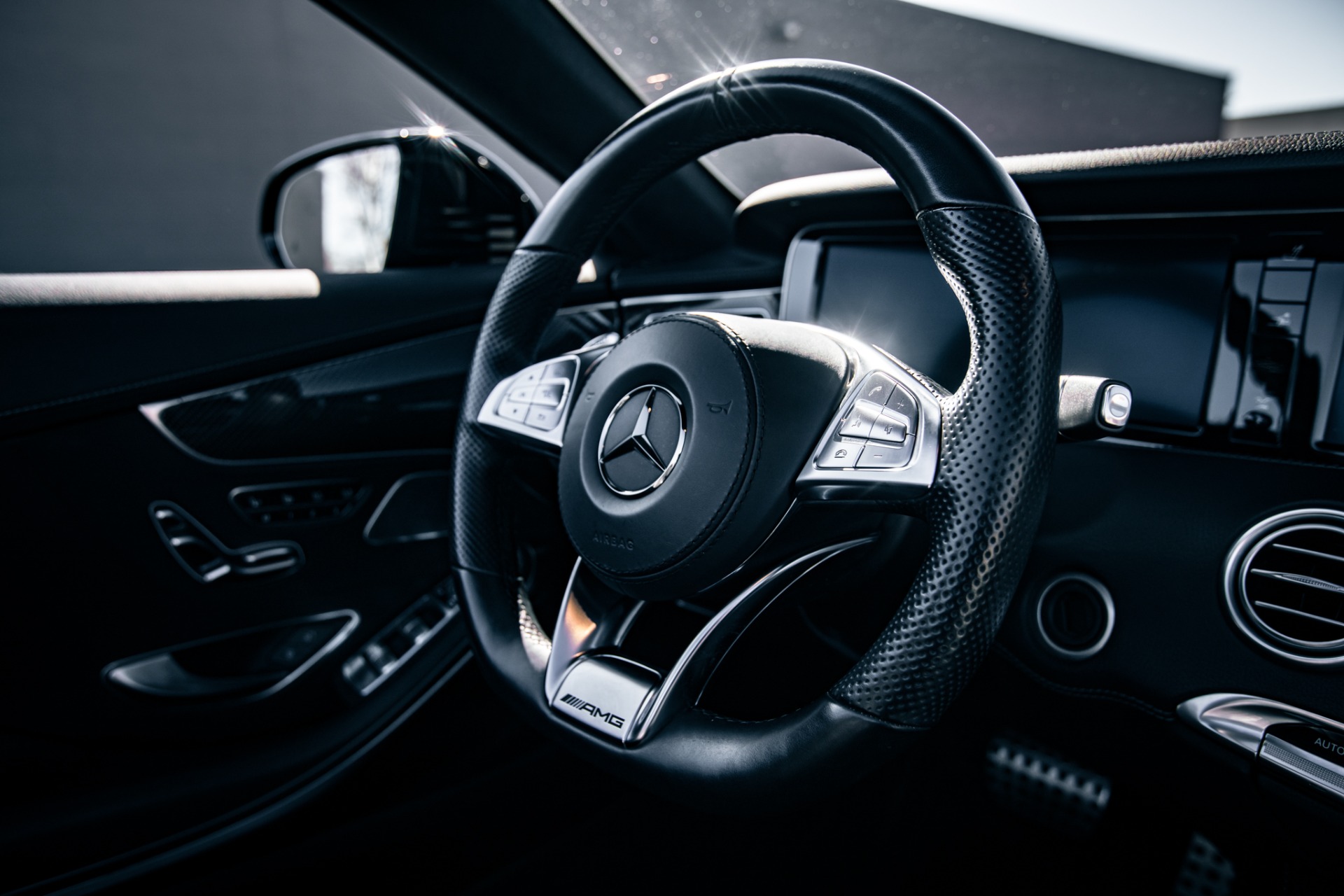 2017 Mercedes-Benz AMG S63 17