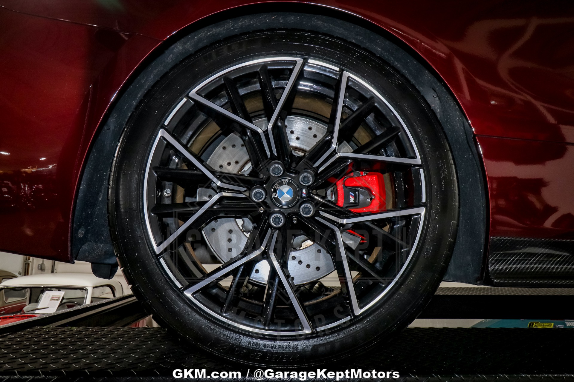 2022 BMW M8 214