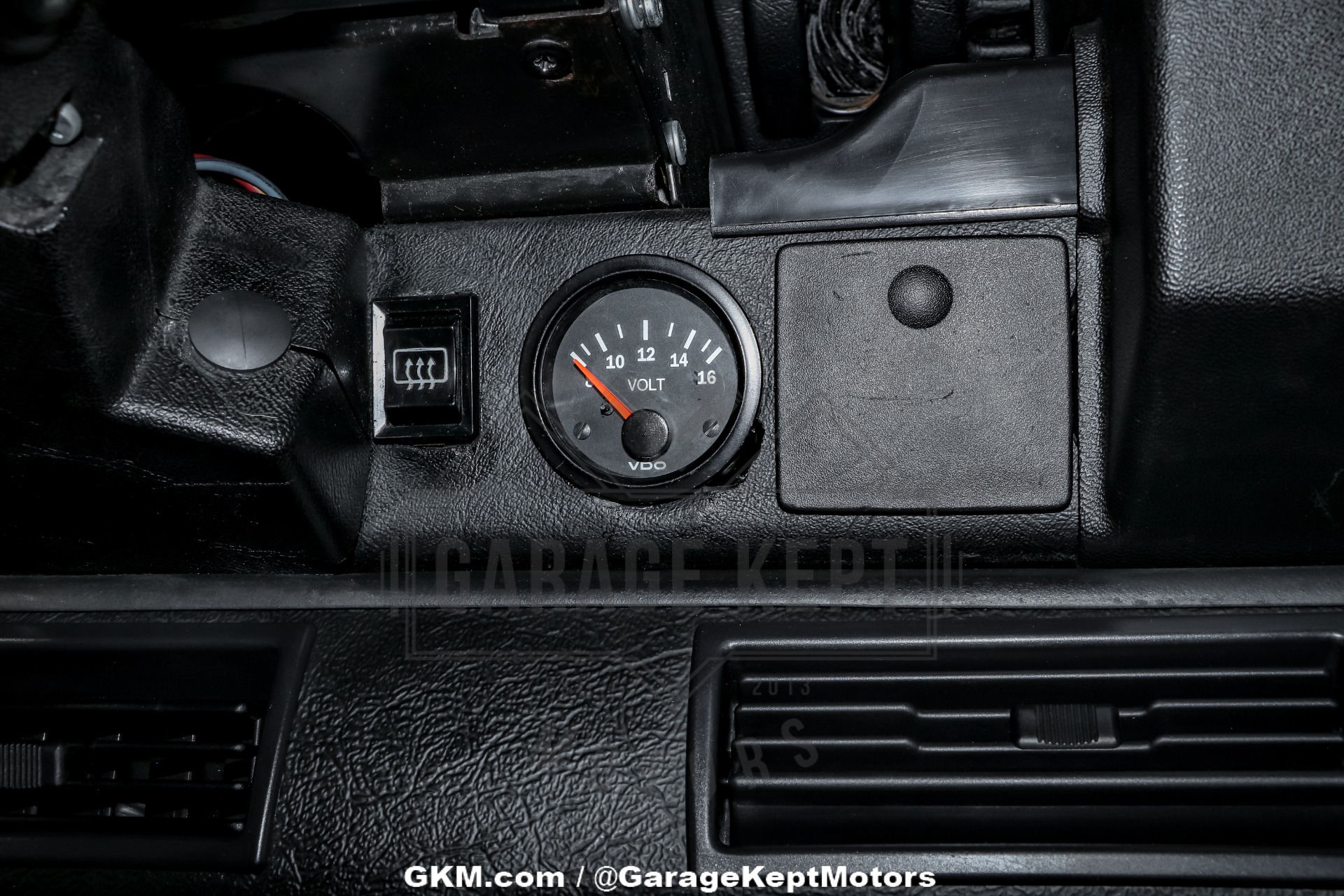 1986 Land Rover Defender 137