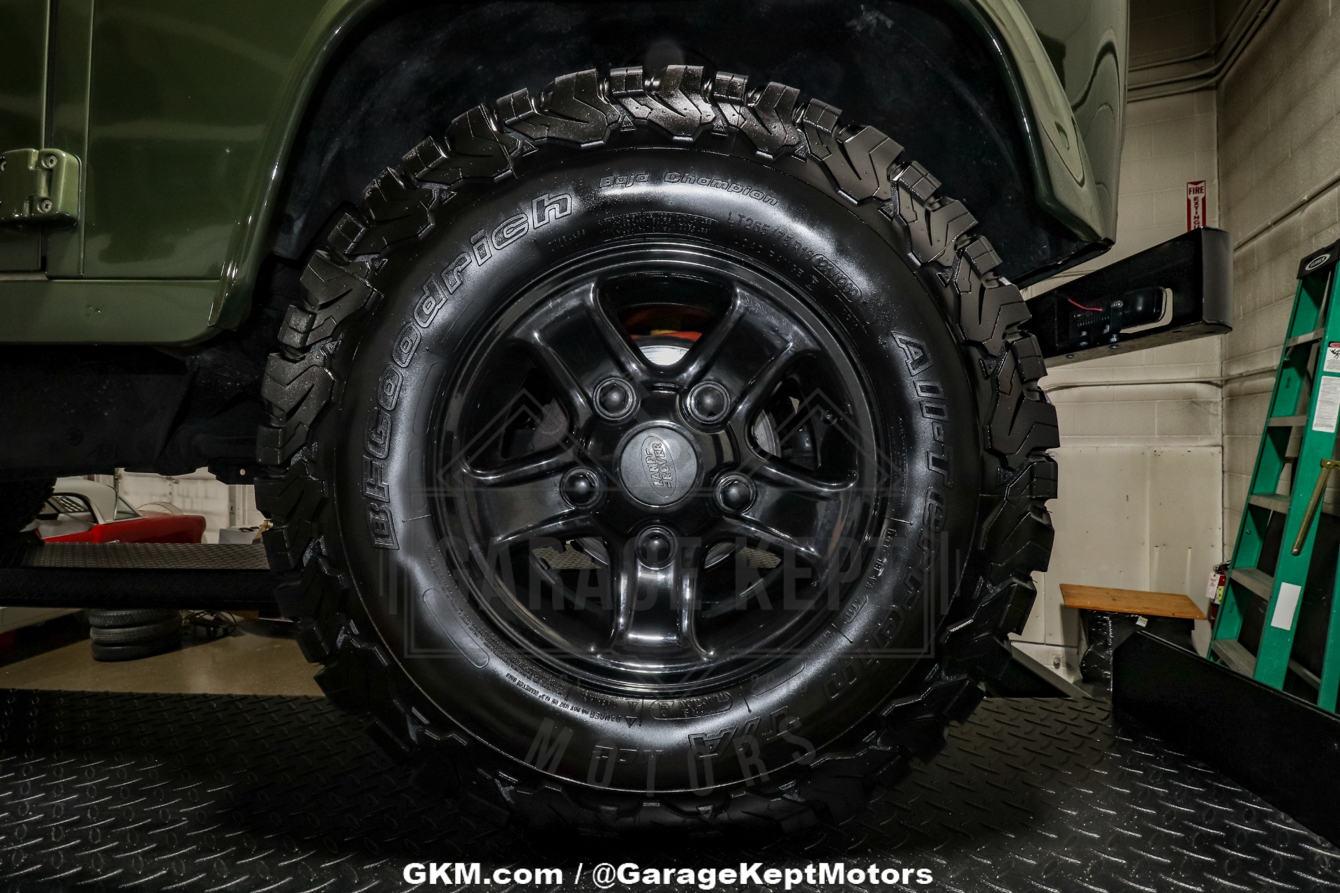 1986 Land Rover Defender 165