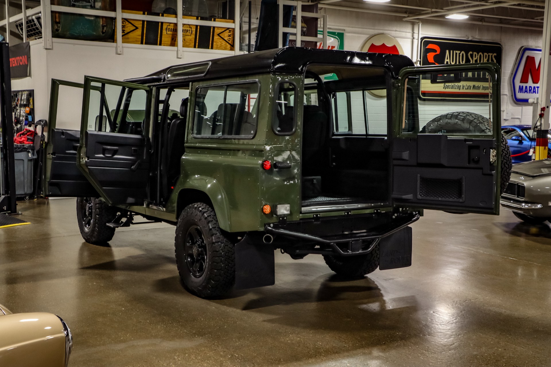 1986 Land Rover Defender 110 202