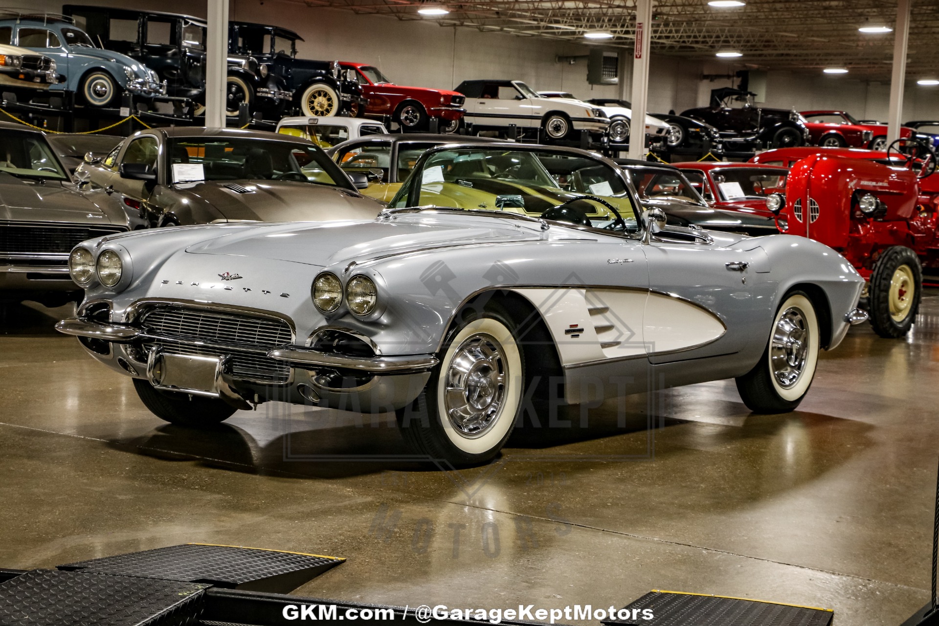 1961 Chevrolet Corvette 23