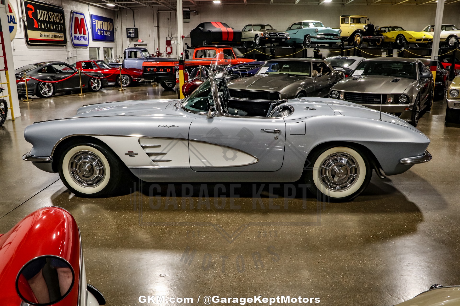 1961 Chevrolet Corvette 25
