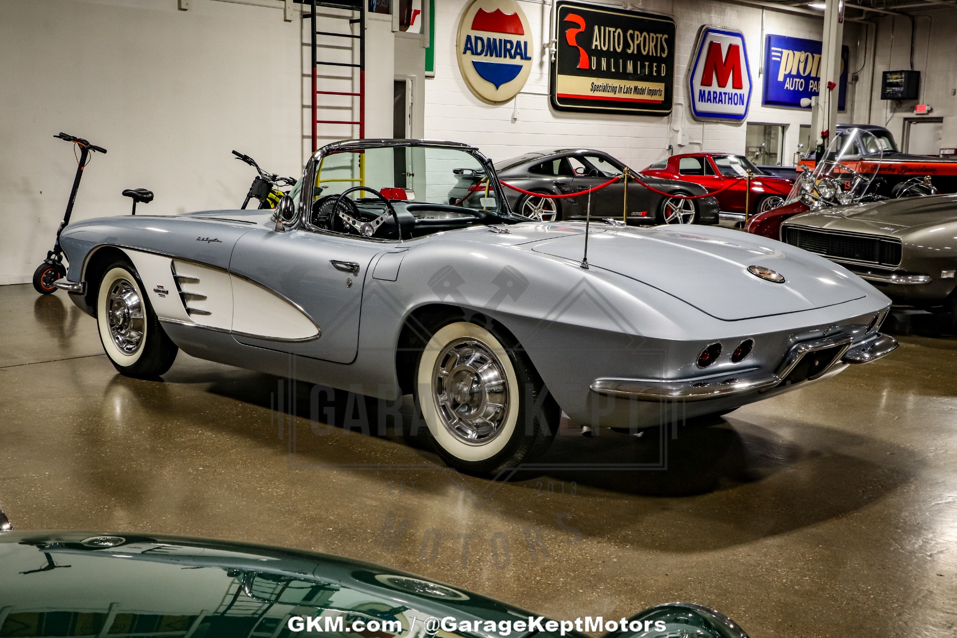 1961 Chevrolet Corvette 26