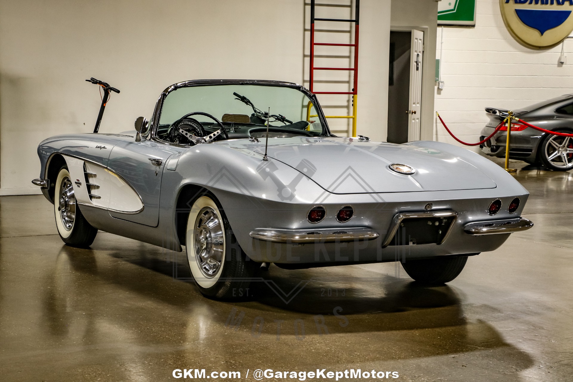 1961 Chevrolet Corvette 27