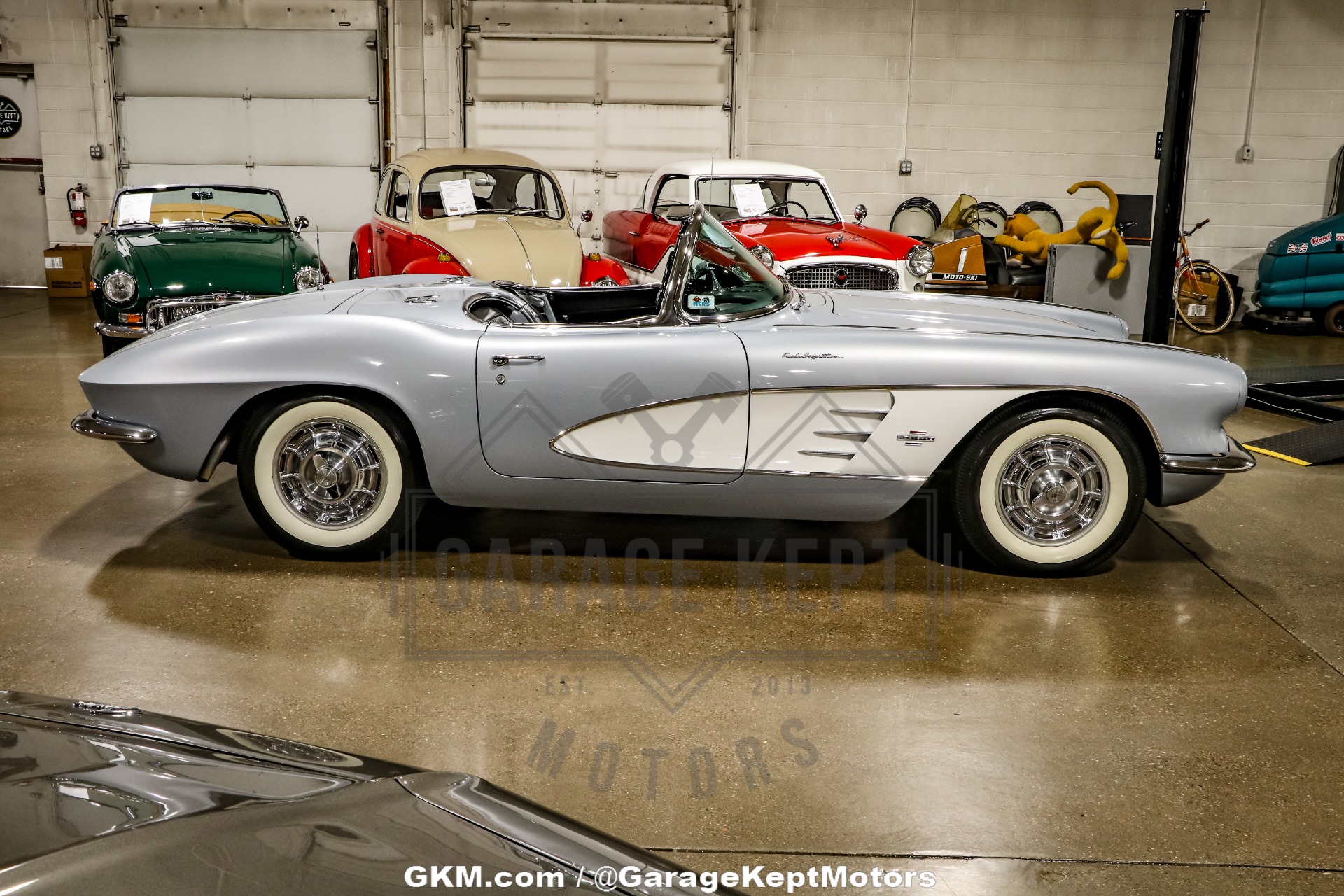 1961 Chevrolet Corvette 30