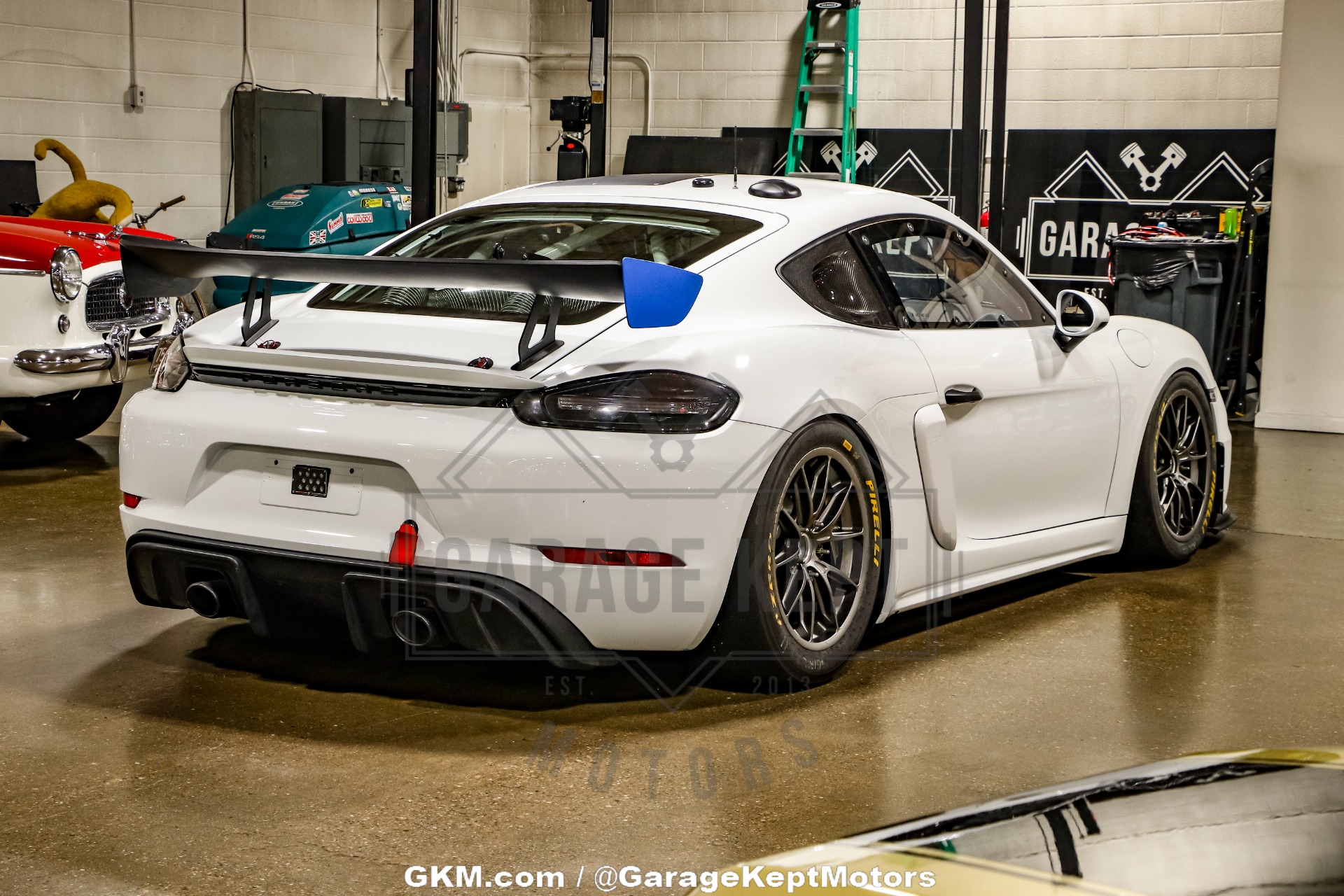 2019 Porsche Cayman GT4 13