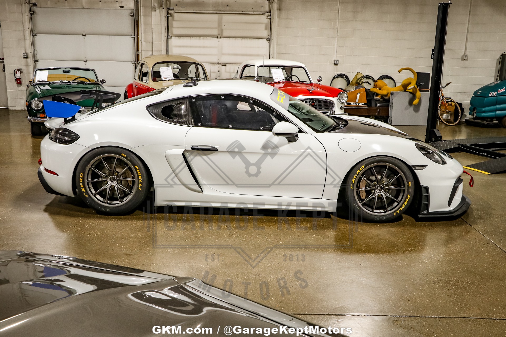 2019 Porsche Cayman GT4 15