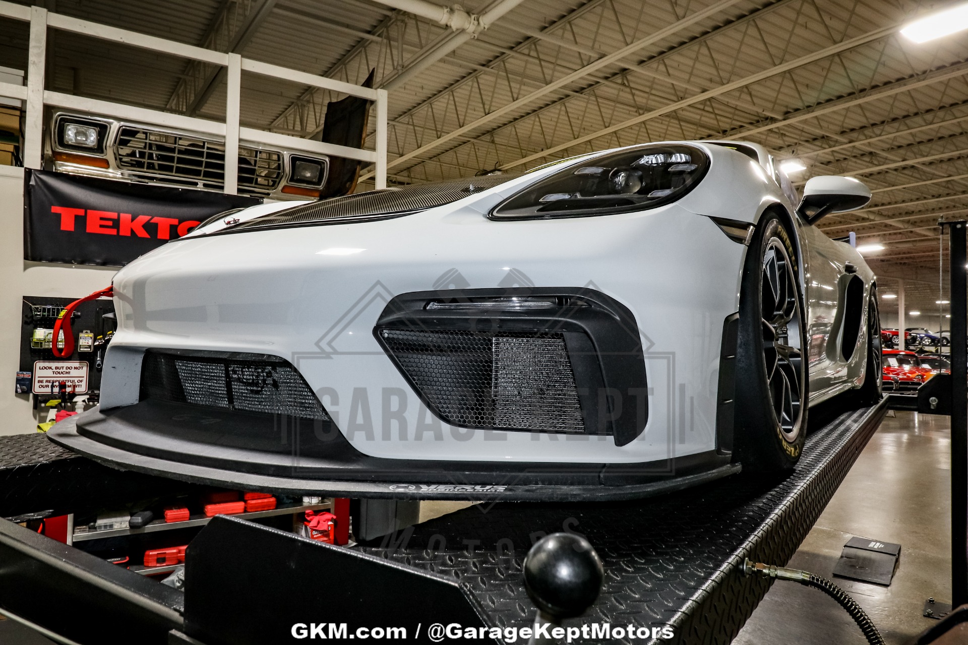 2019 Porsche Cayman GT4 195