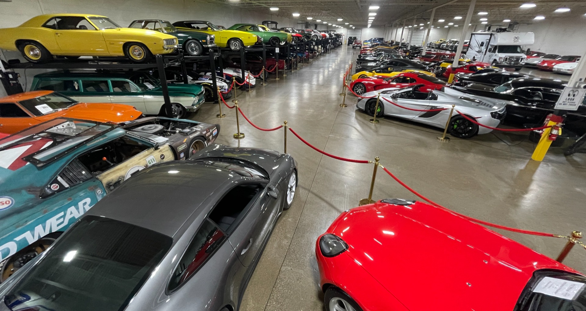 2019 Porsche Cayman GT4 253
