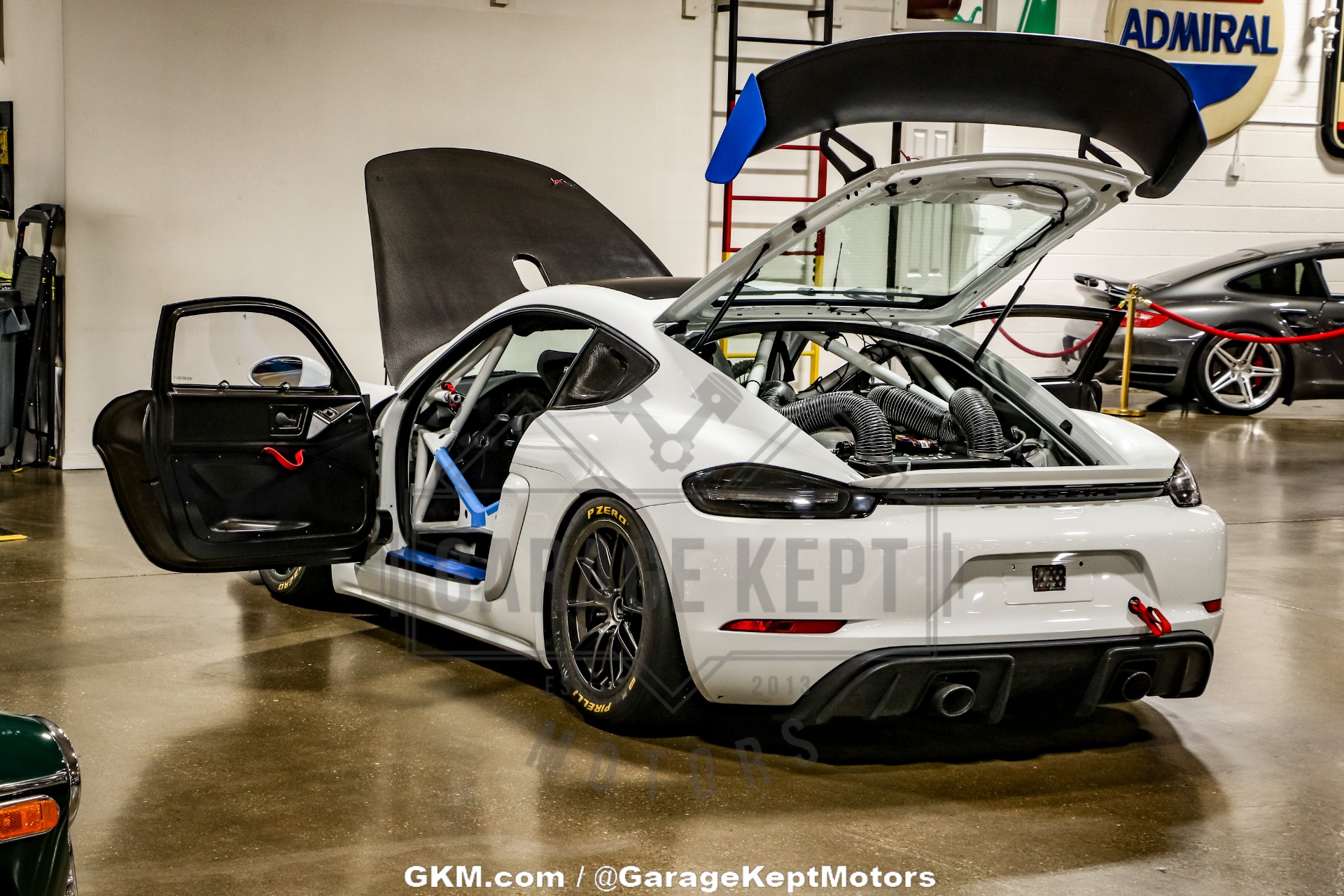 2019 Porsche Cayman GT4 3