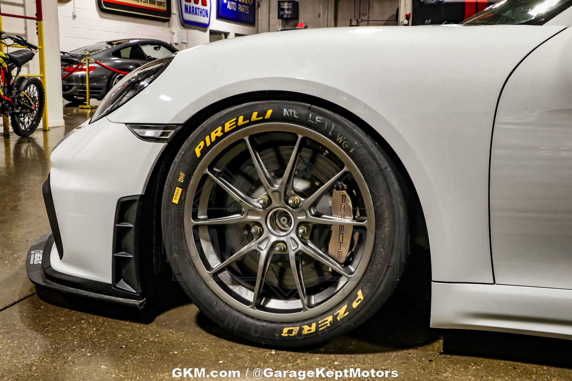 2019 Porsche Cayman GT4 43