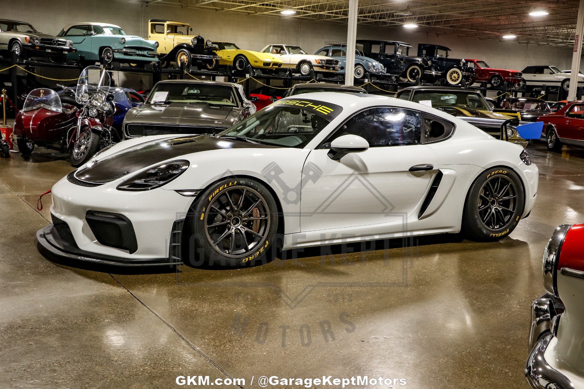 2019 Porsche Cayman GT4 9