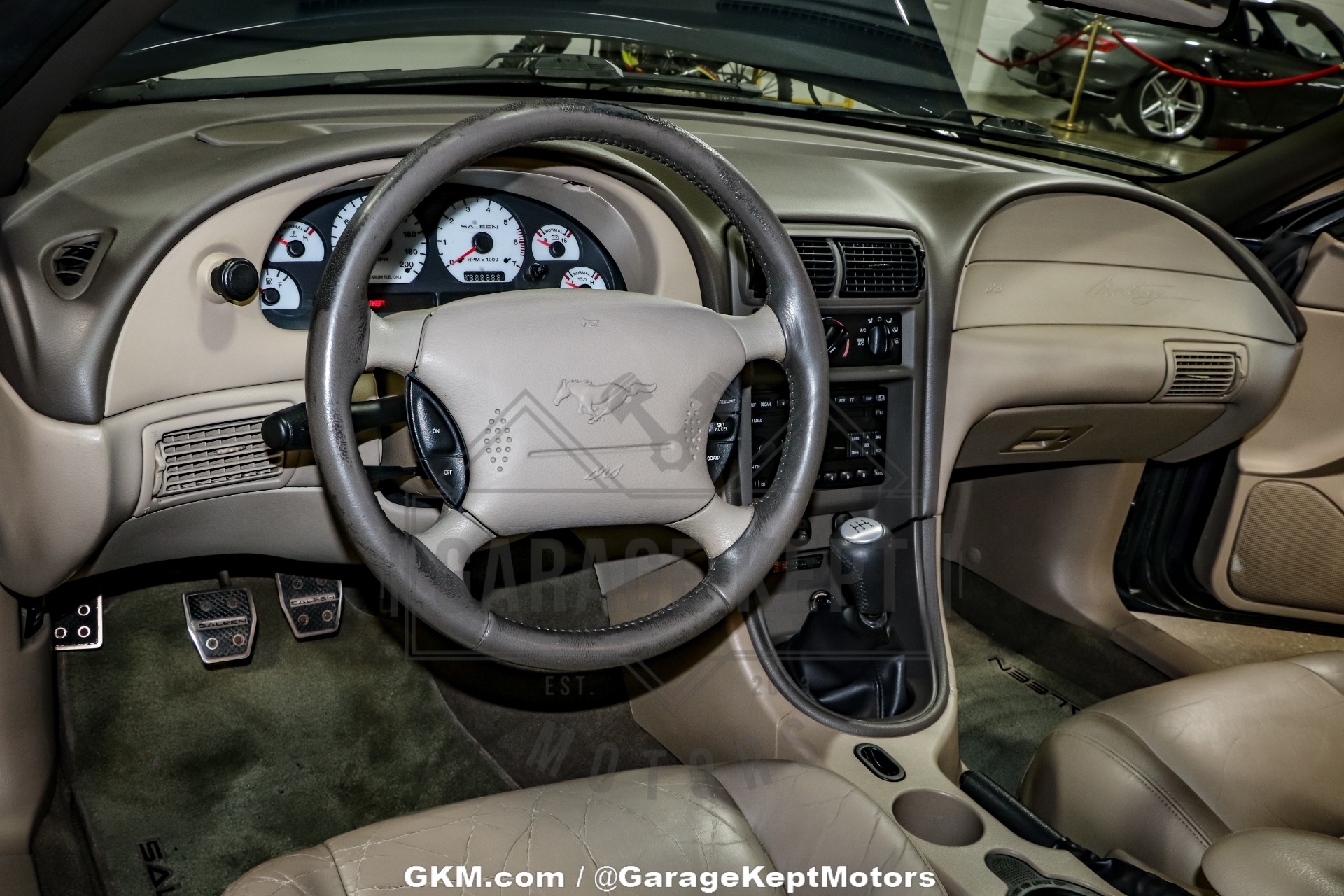 2001 Ford Mustang 4