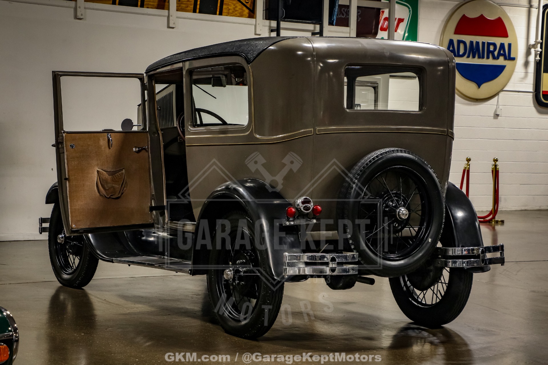 1928 Ford Model A 3