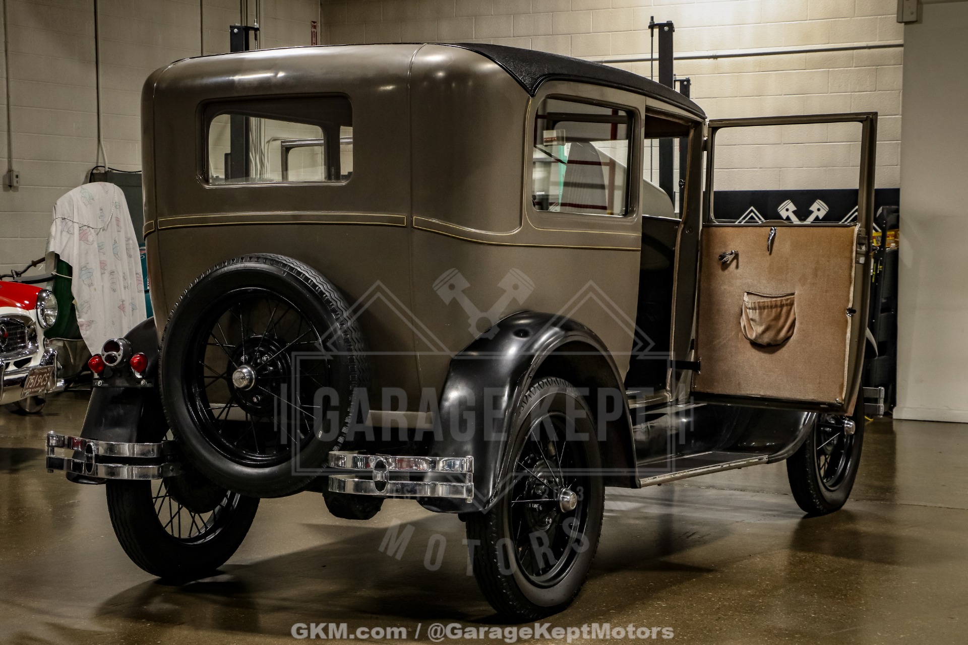 1928 Ford Model A 52