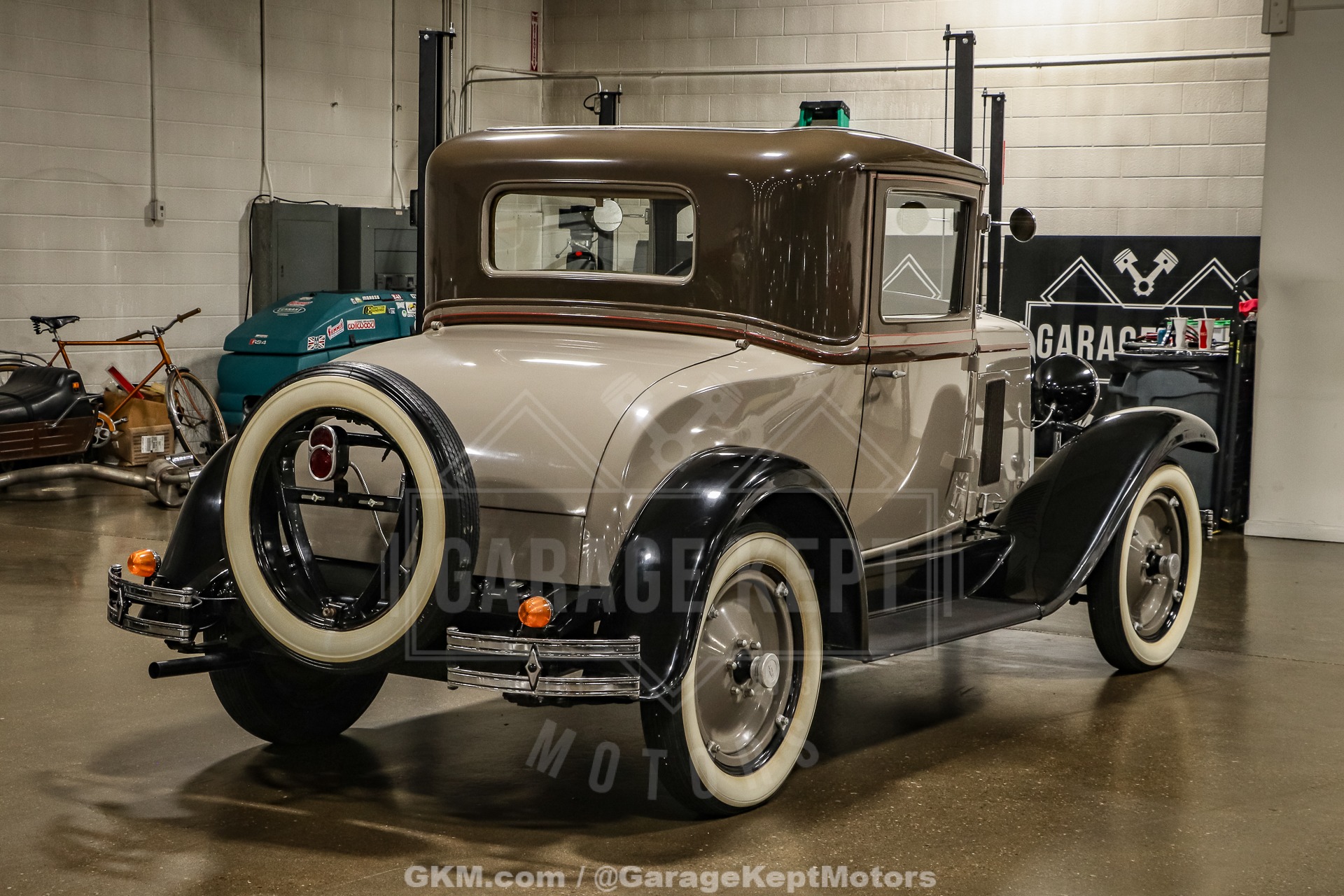1929 Chevrolet Coupe 13