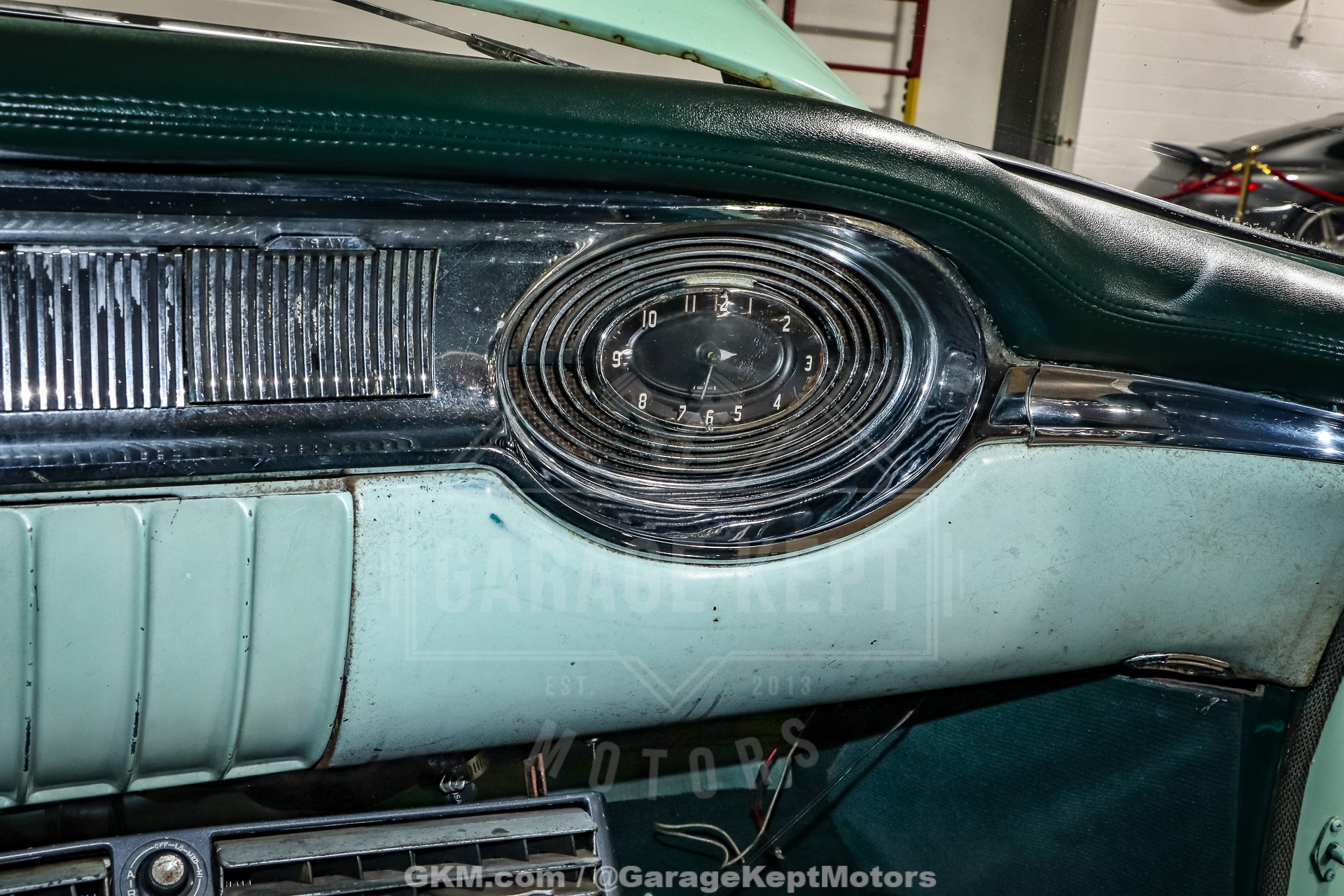 1956 Oldsmobile Super 88 Holiday Sedan 111