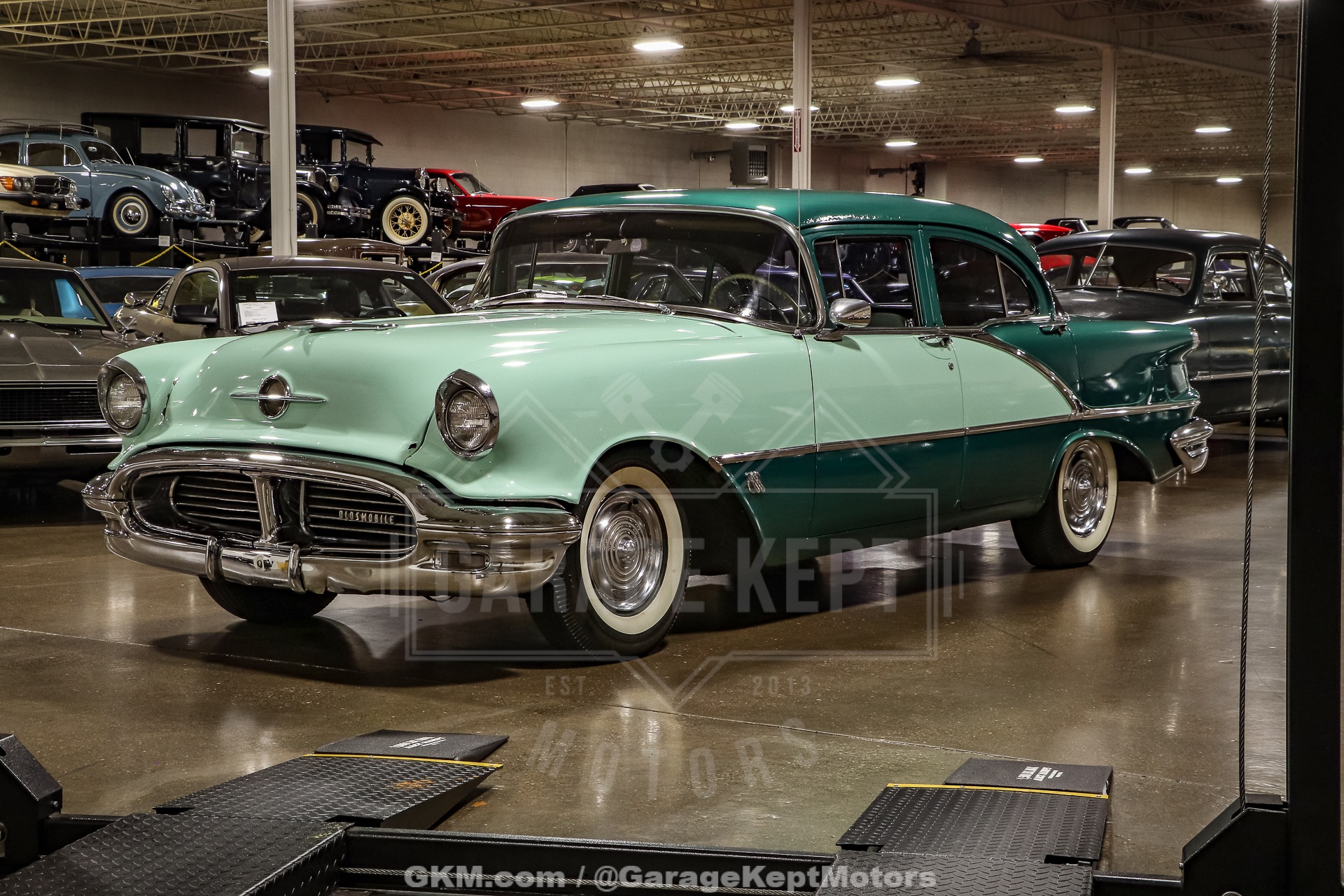 1956 Oldsmobile Super 88 Holiday Sedan 8