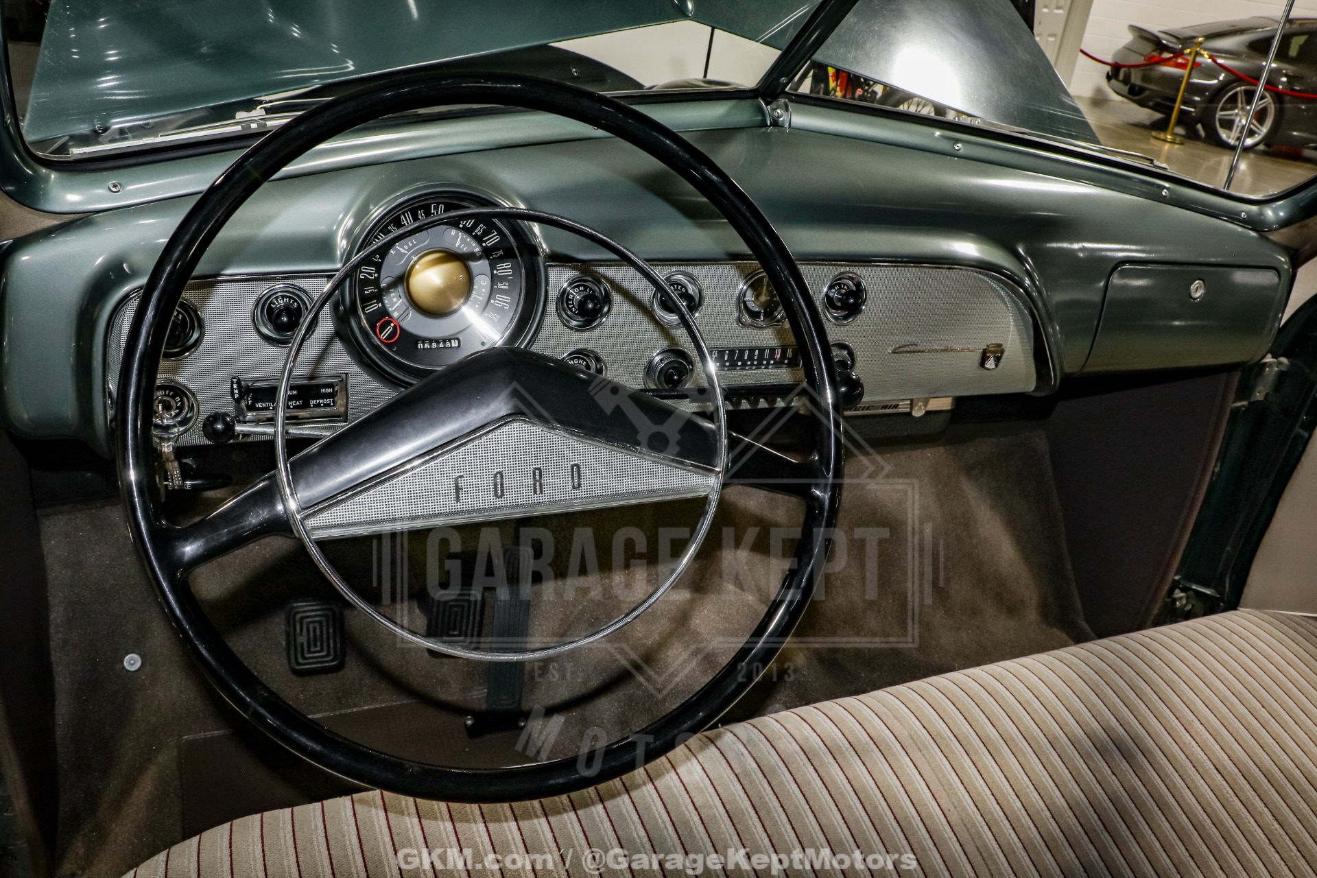 1951 Ford Custom Deluxe 104
