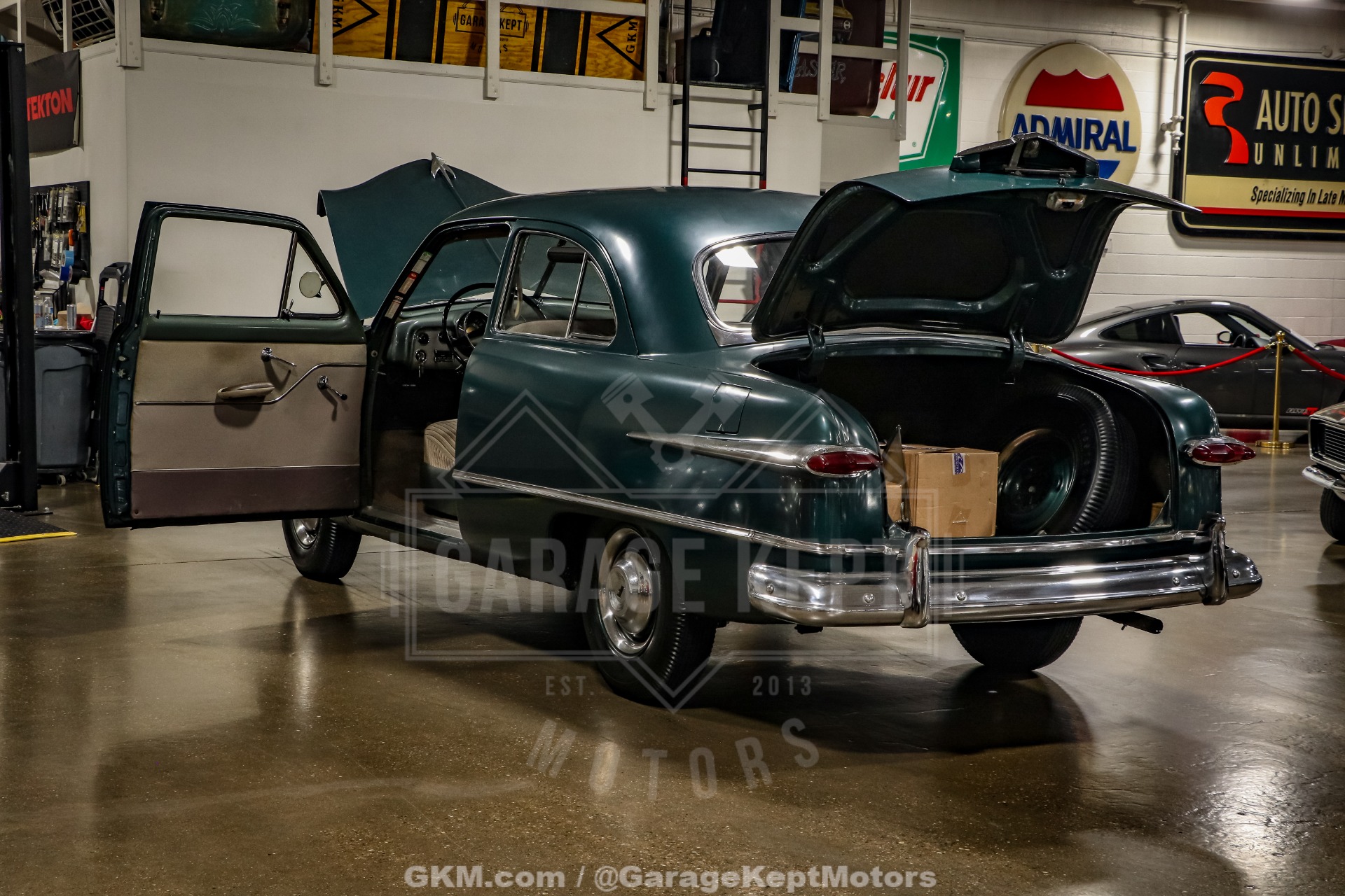 1951 Ford Custom Deluxe 3
