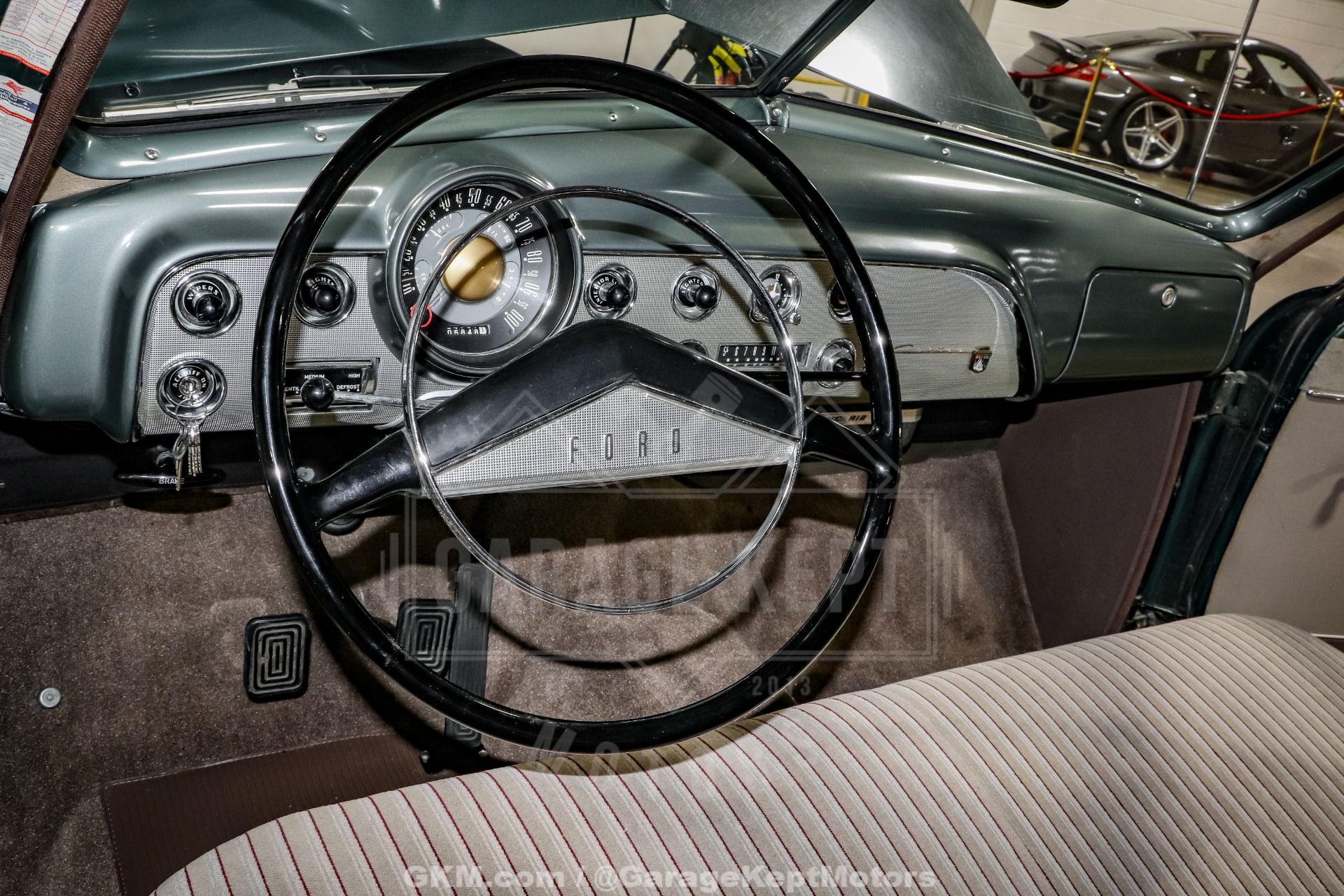 1951 Ford Custom Deluxe 4