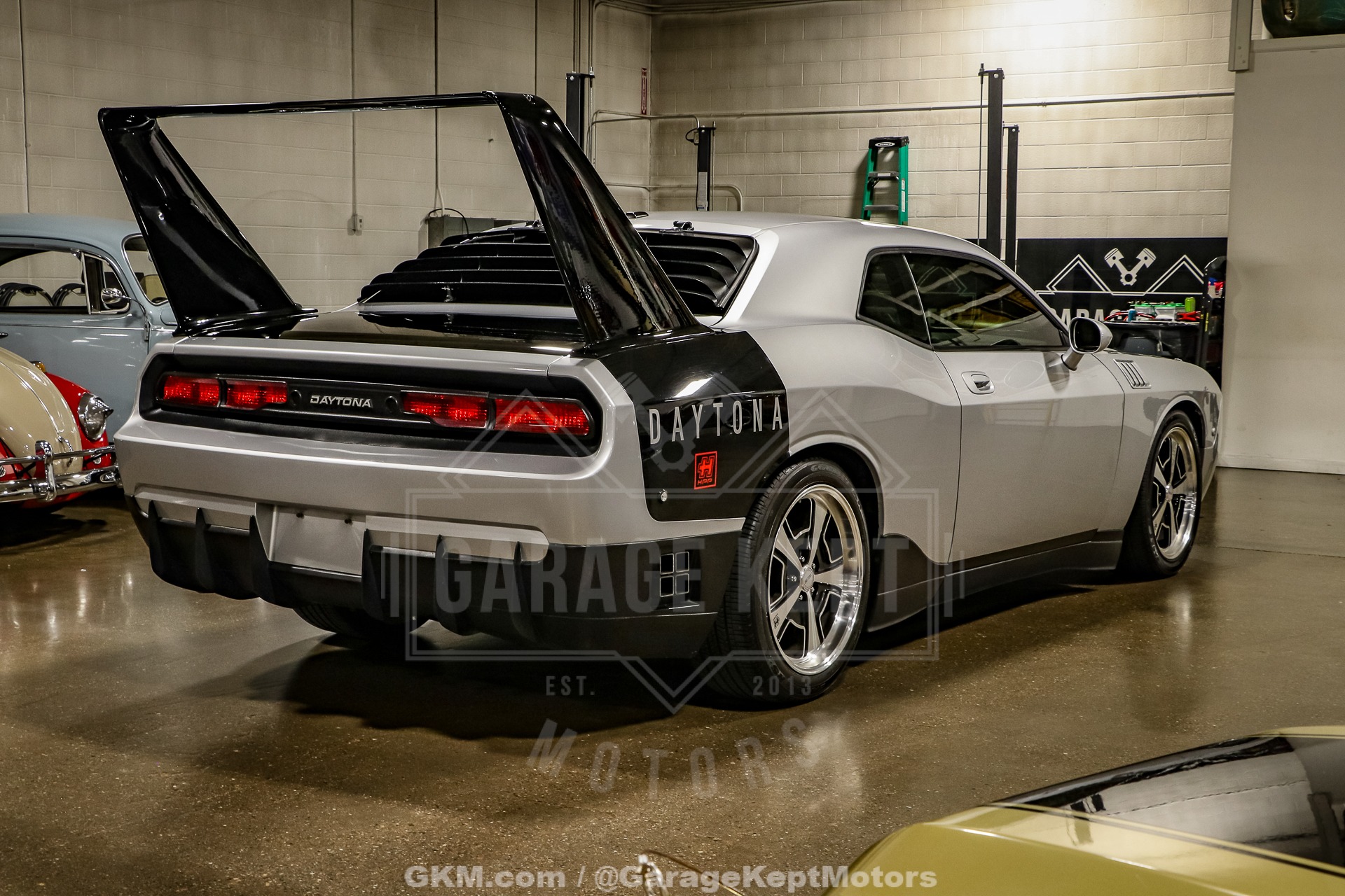 2010 Dodge Challenger 13