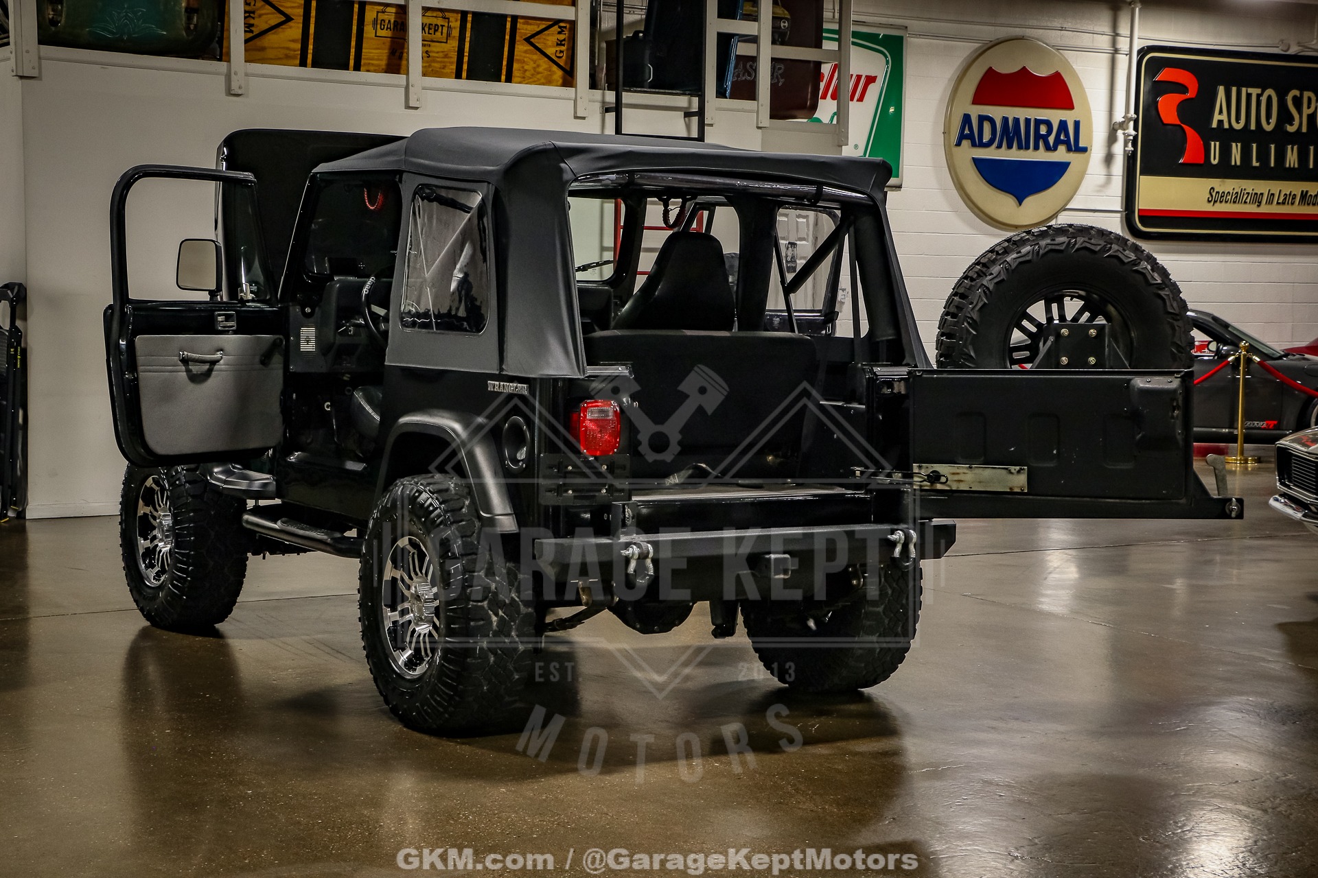 1989 Jeep Wrangler 3