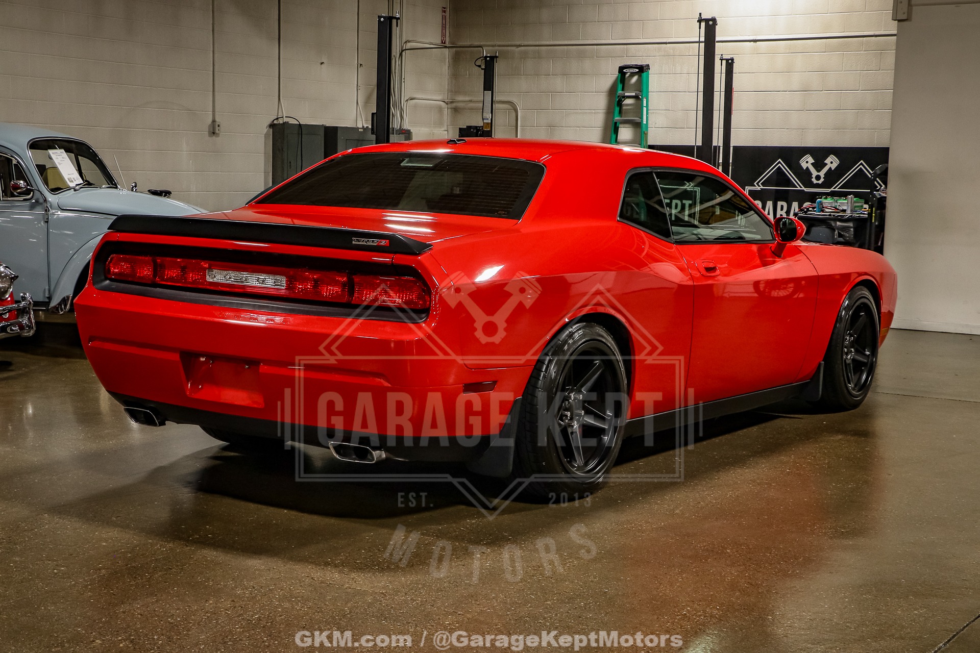 2010 Dodge Challenger 13