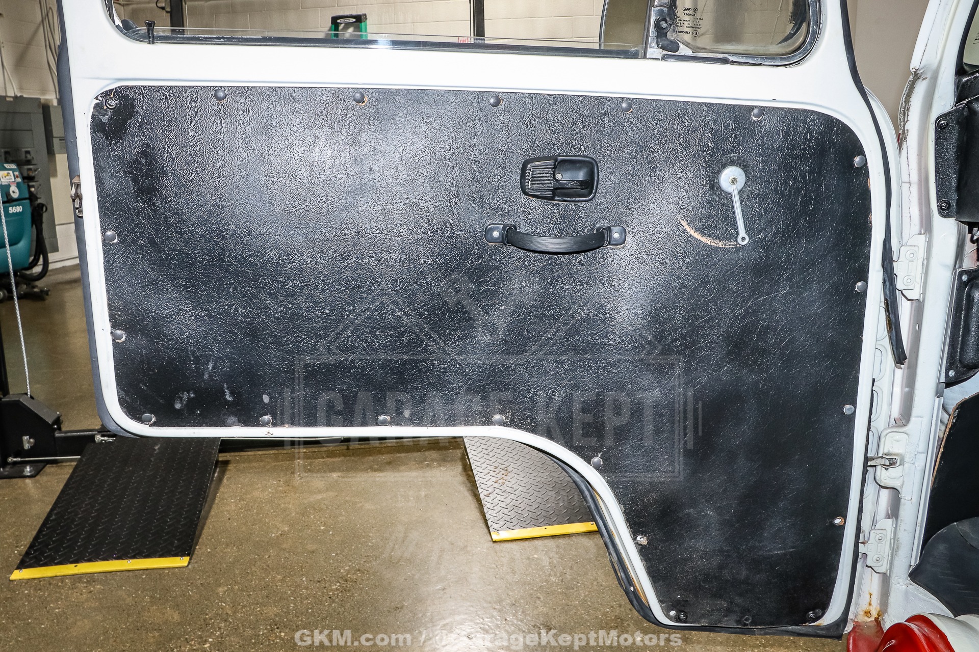 1973 Volkswagen Type 2 Bus 115