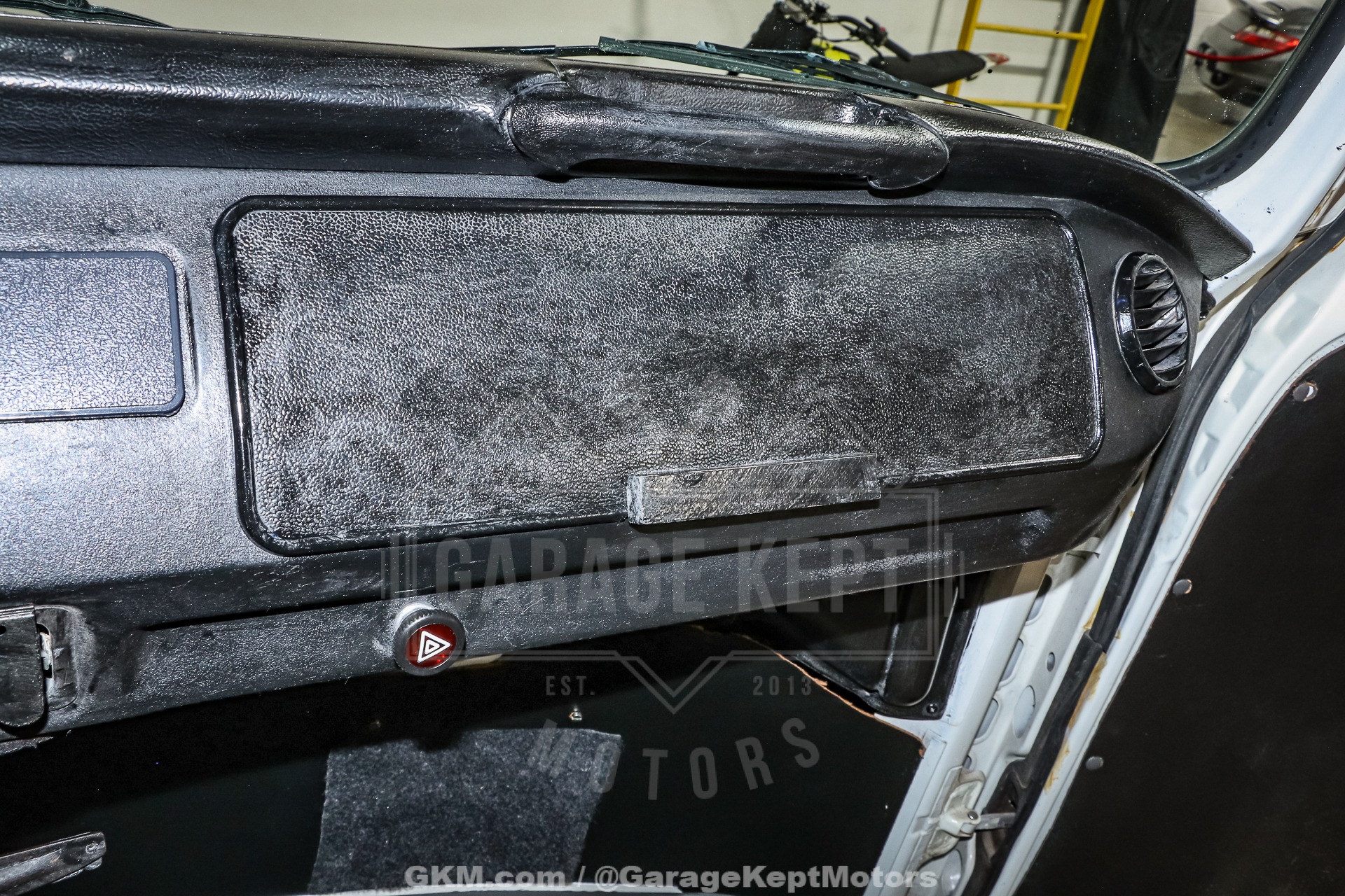 1973 Volkswagen Type 2 Bus 132