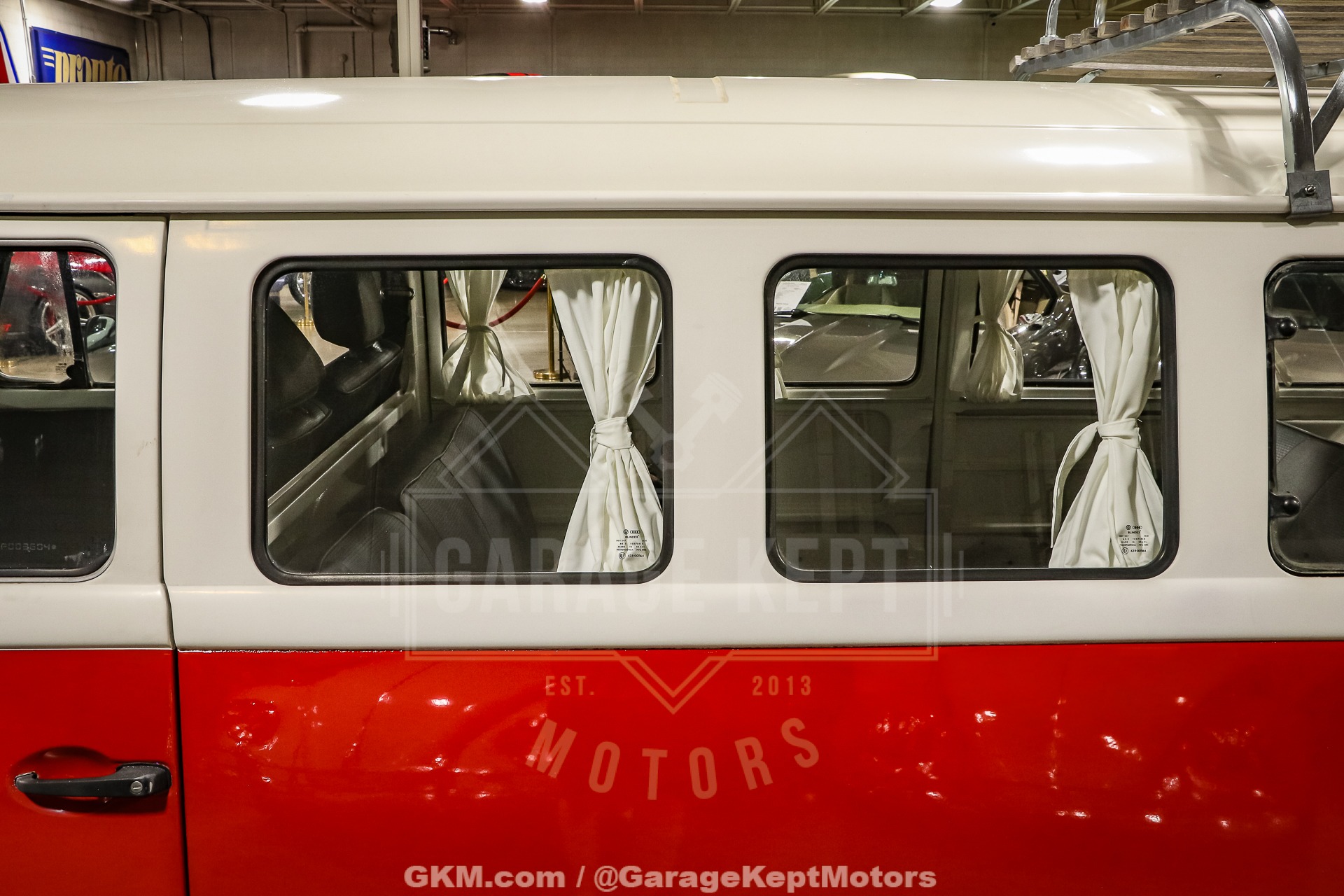 1973 Volkswagen Type 2 Bus 32