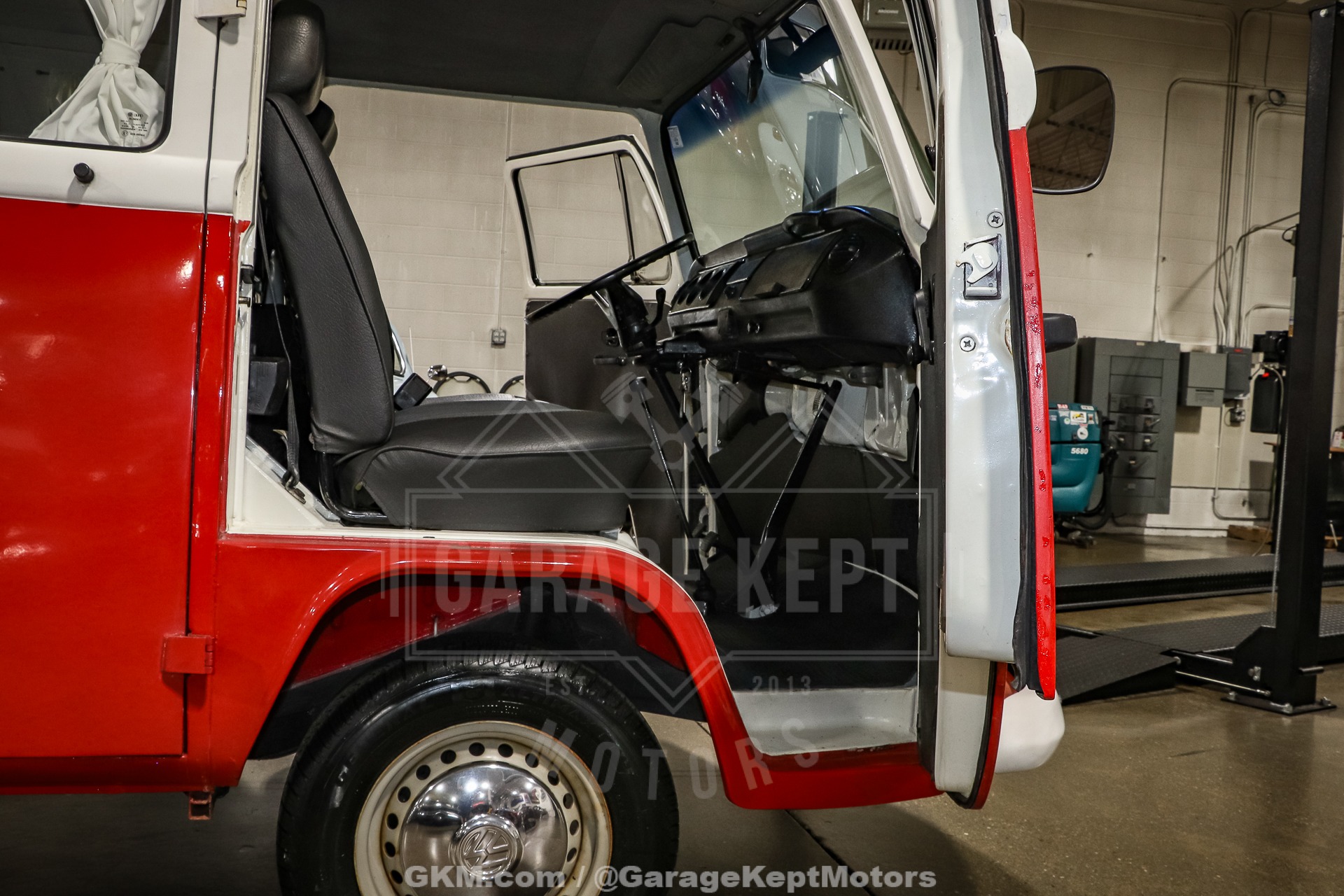 1973 Volkswagen Type 2 Bus 70