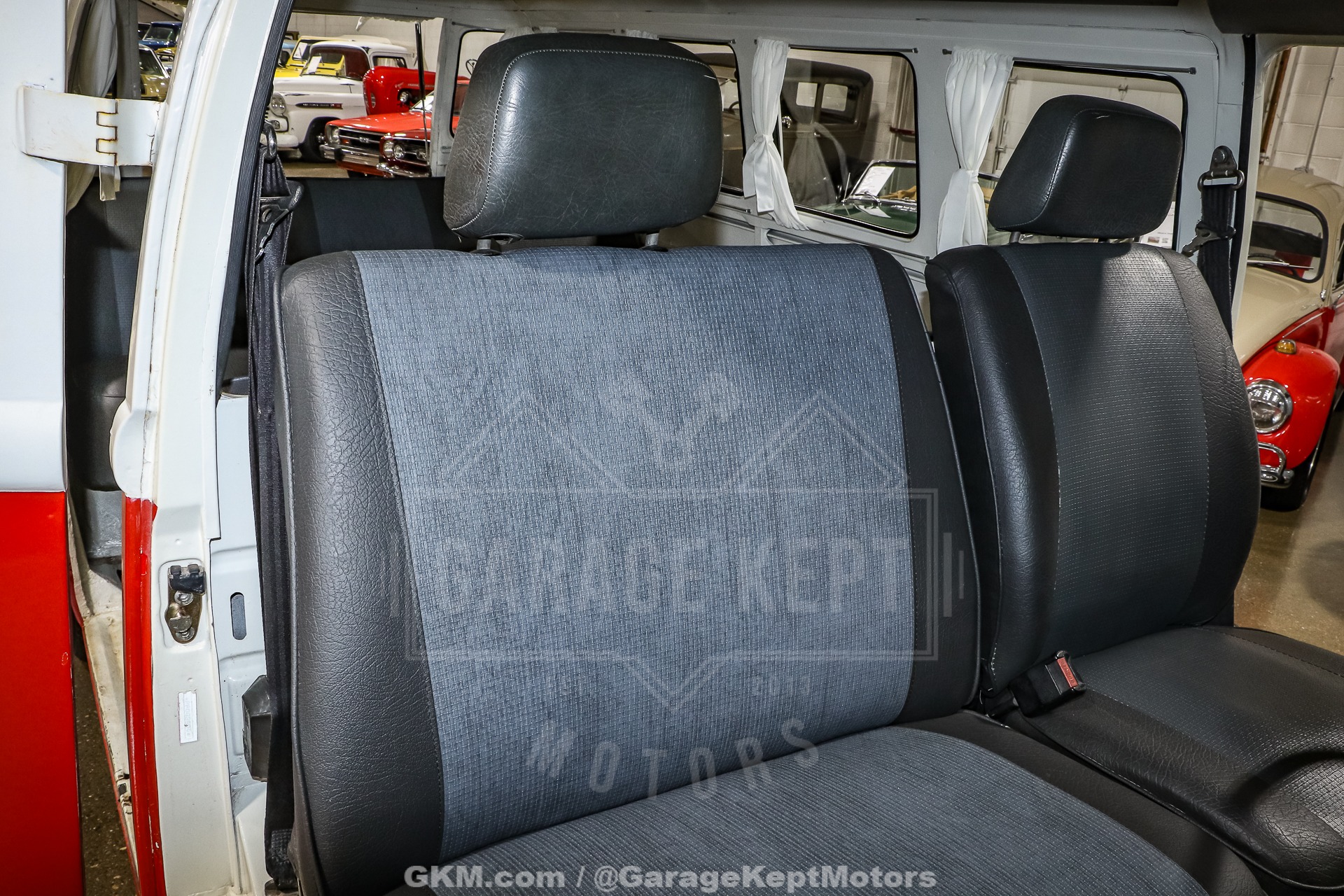 1973 Volkswagen Type 2 Bus 76