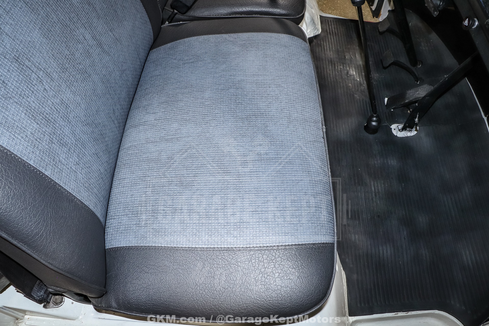 1973 Volkswagen Type 2 Bus 77