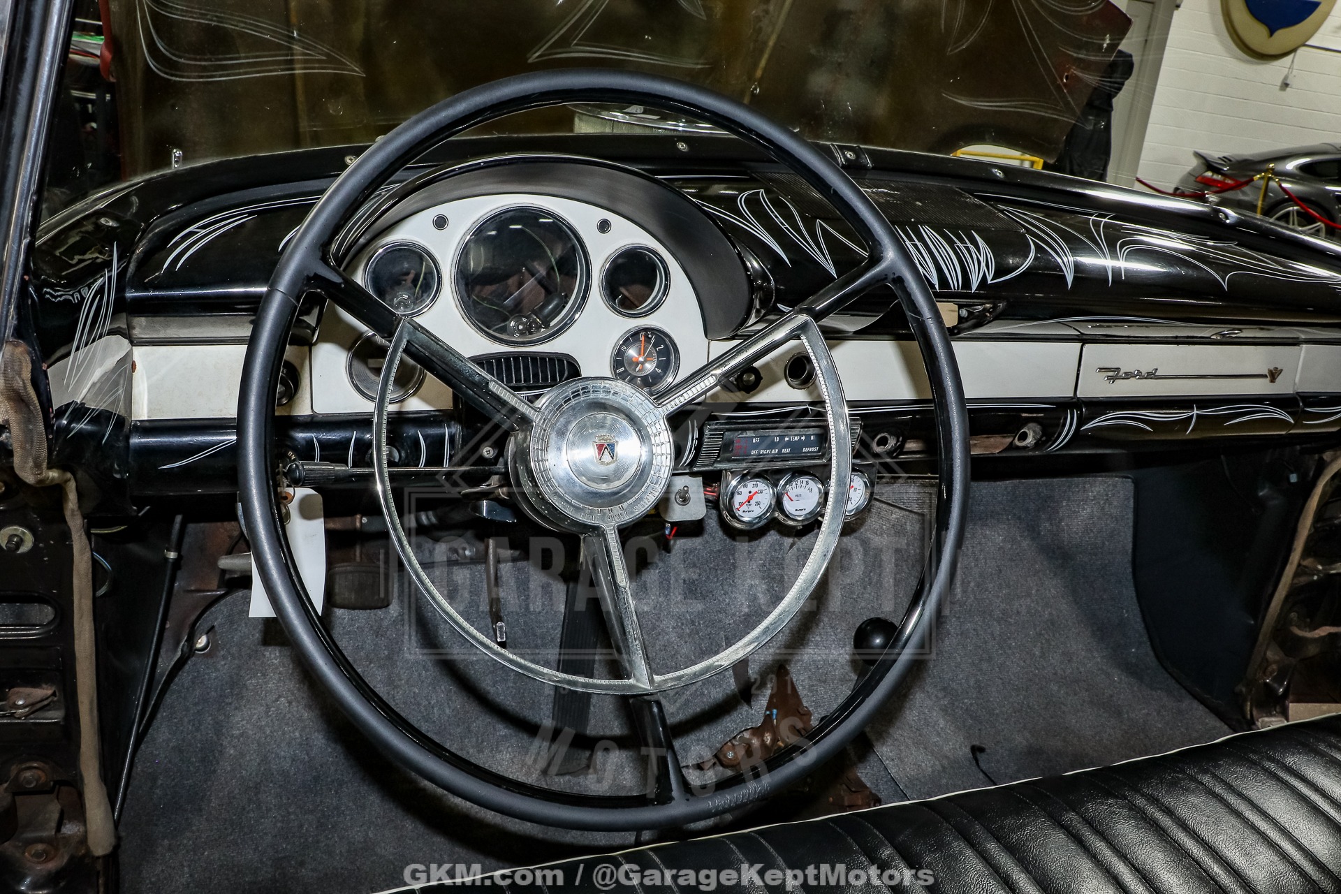 1956 Ford Fairlane 107