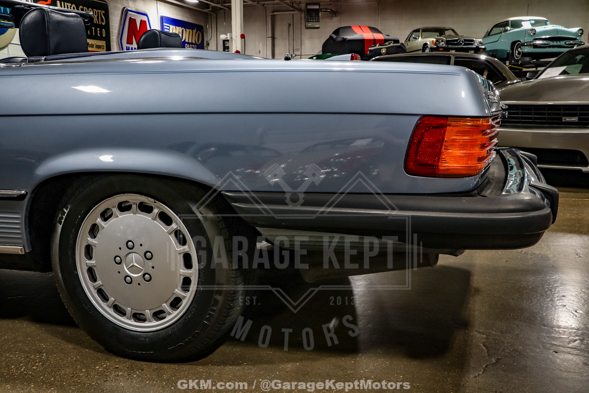 1986 Mercedes Benz 560SL 64