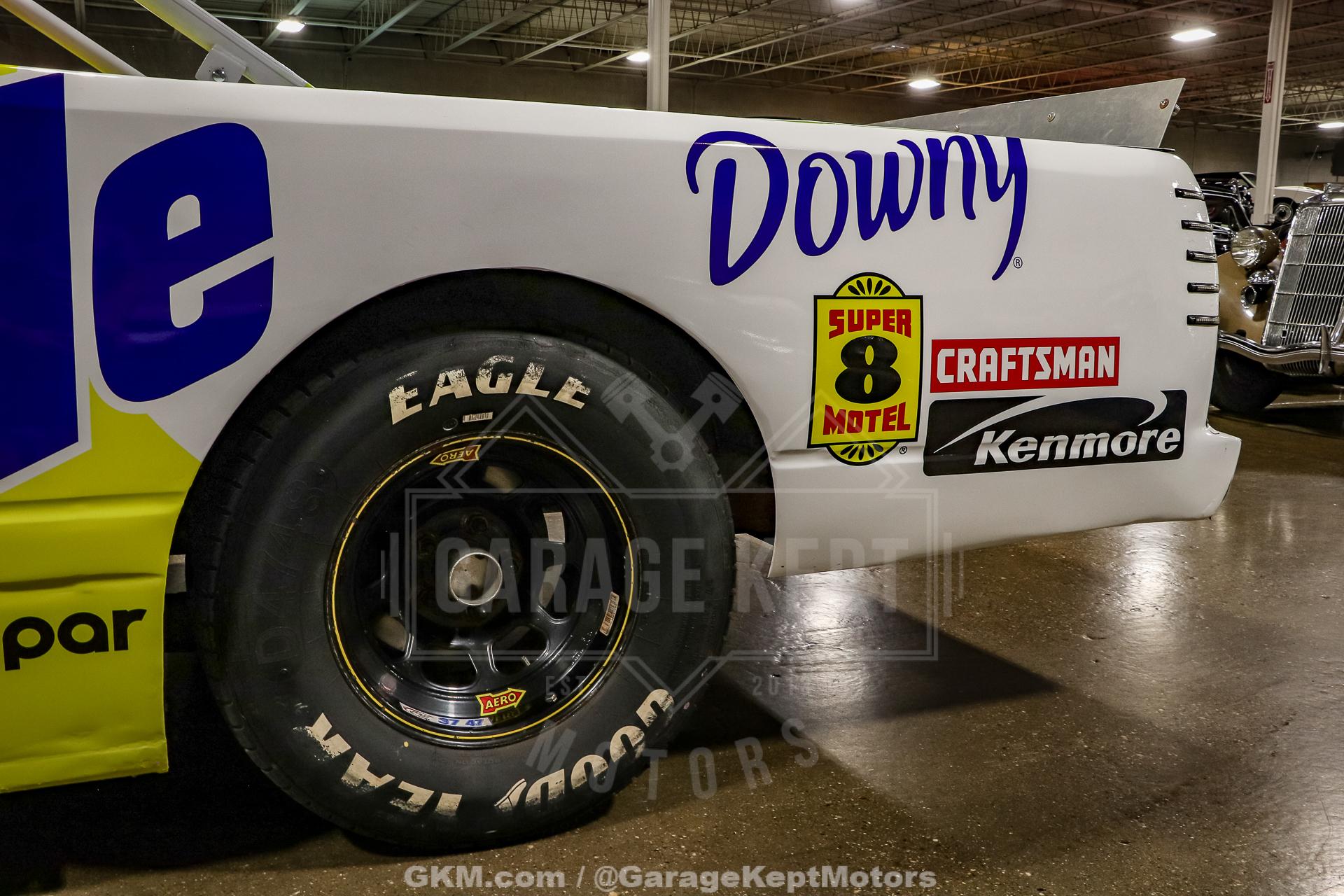 2002 Dodge Nascar 33