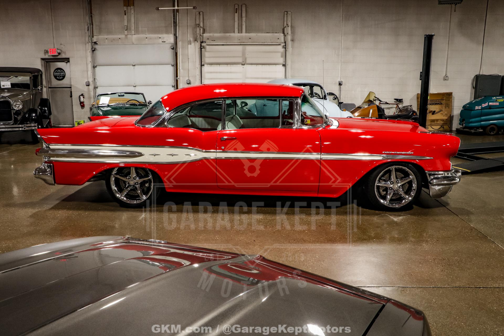 1957 Pontiac Chieftain 10